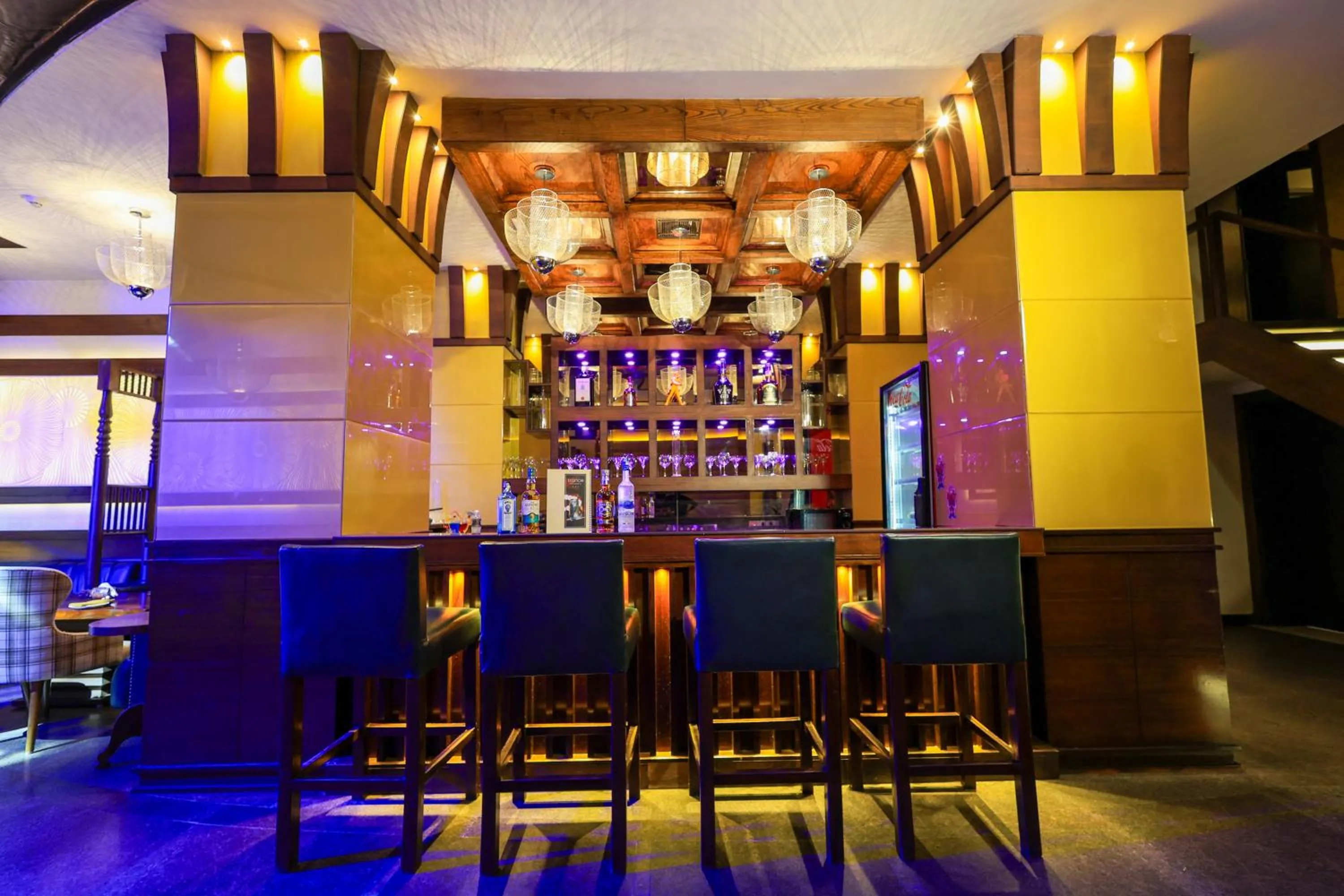 Restaurant/places to eat in Hotel Royal Cliff