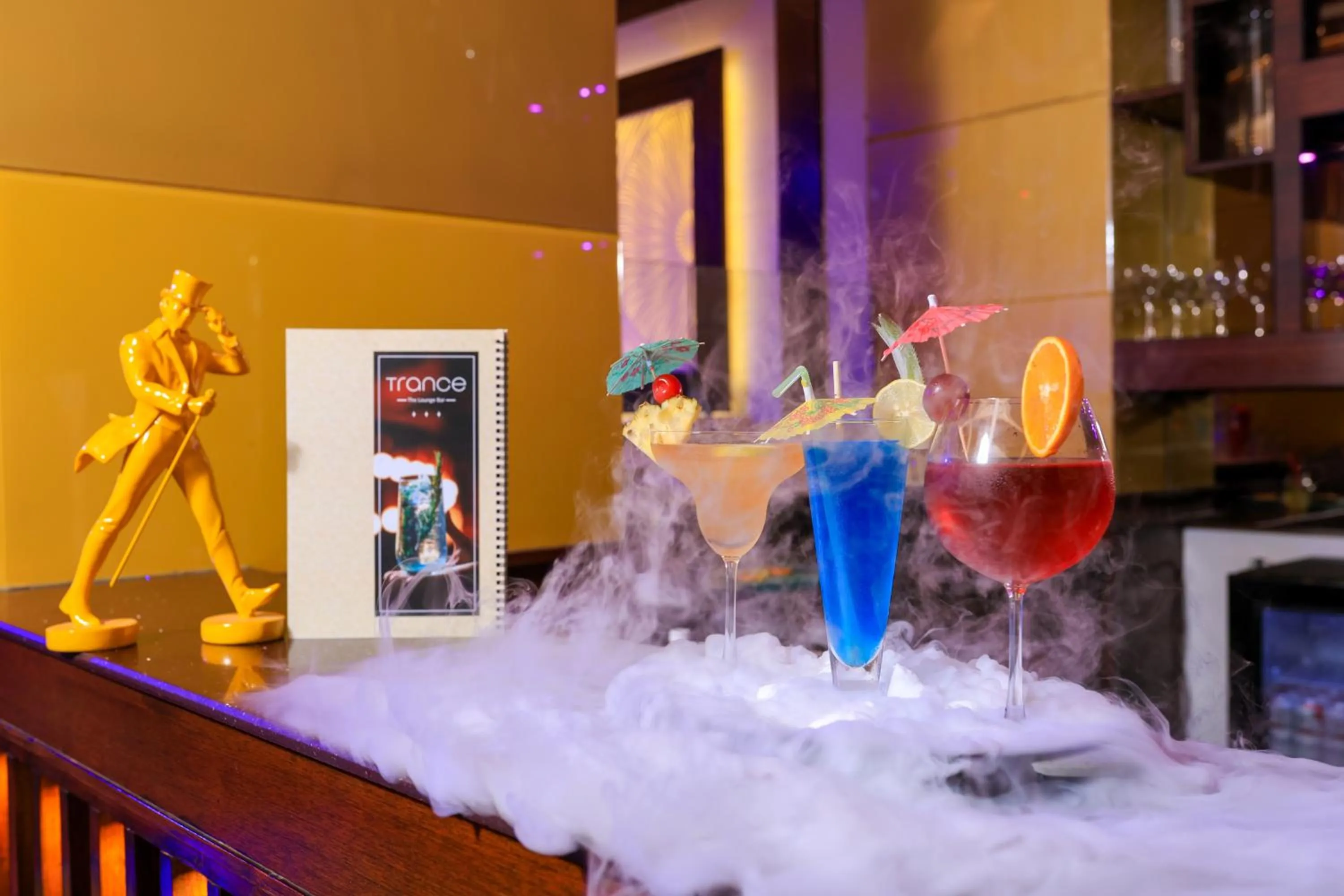 Lounge or bar in Hotel Royal Cliff