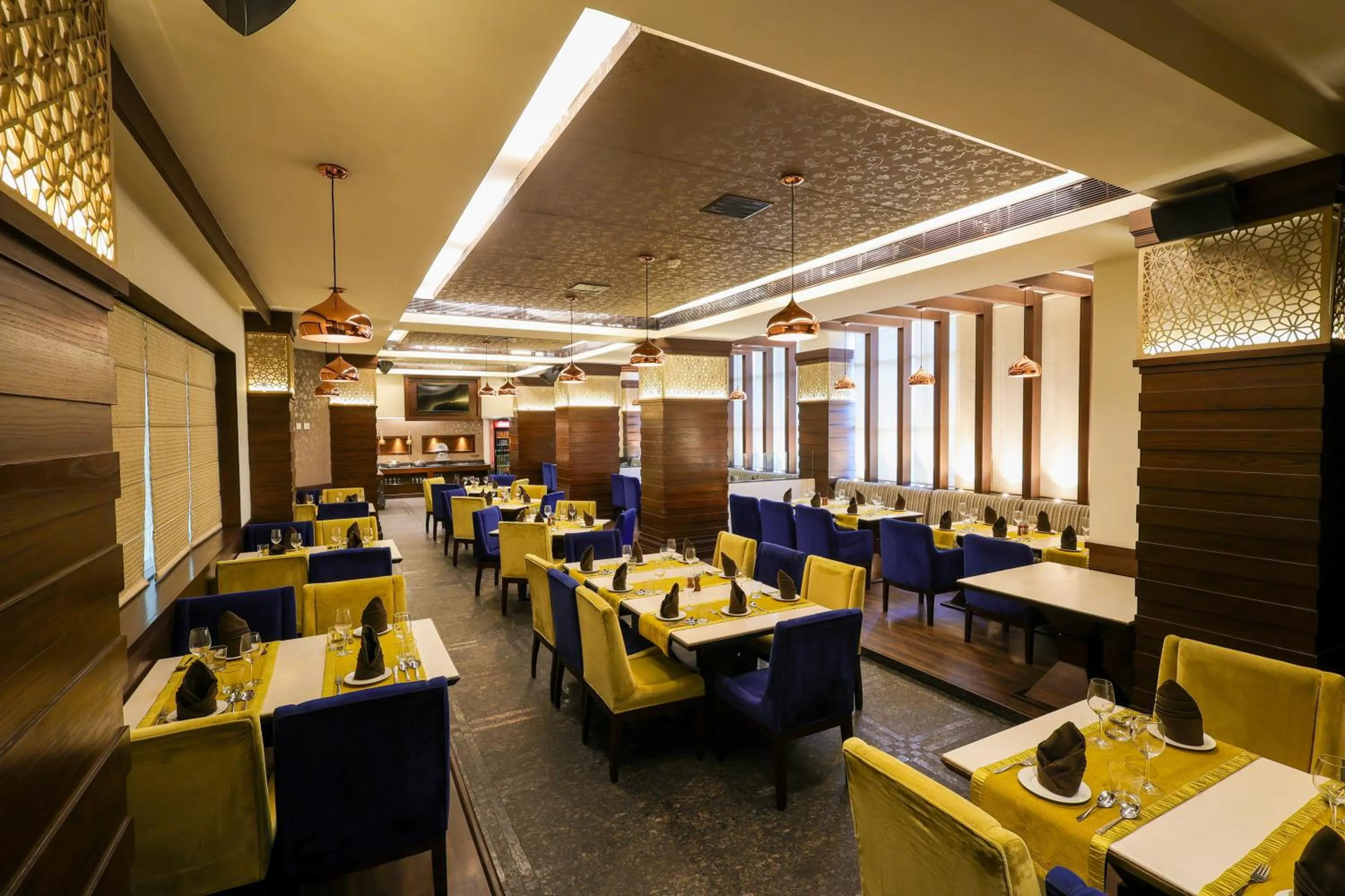 Restaurant/places to eat in Hotel Royal Cliff