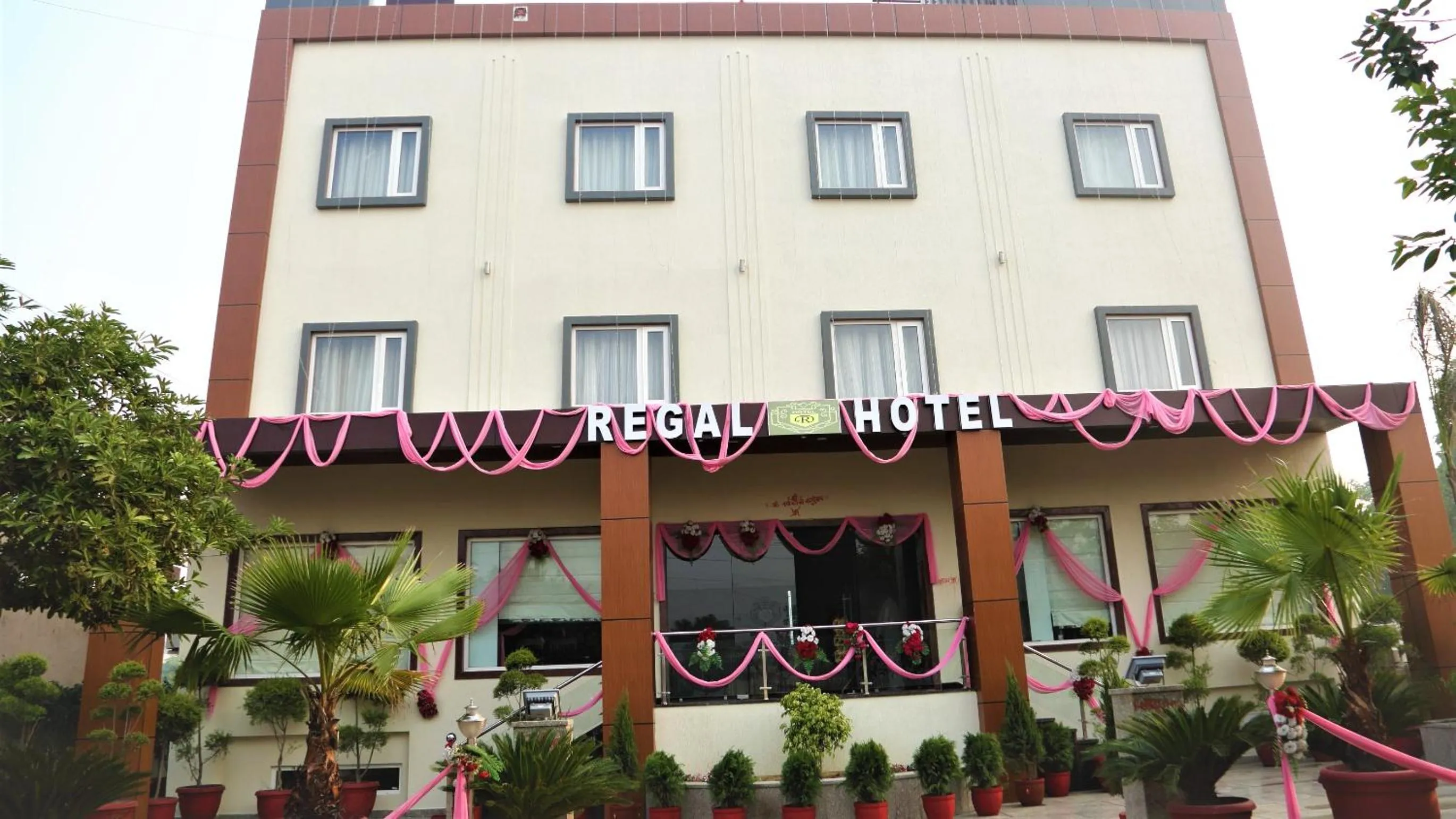 Facade/entrance in Regal Hotel and restaurant