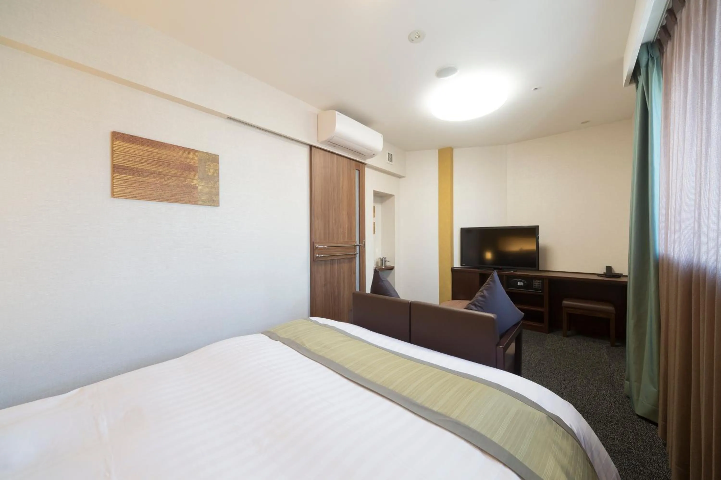 Photo of the whole room, Bed in Dormy Inn Premium Kanda