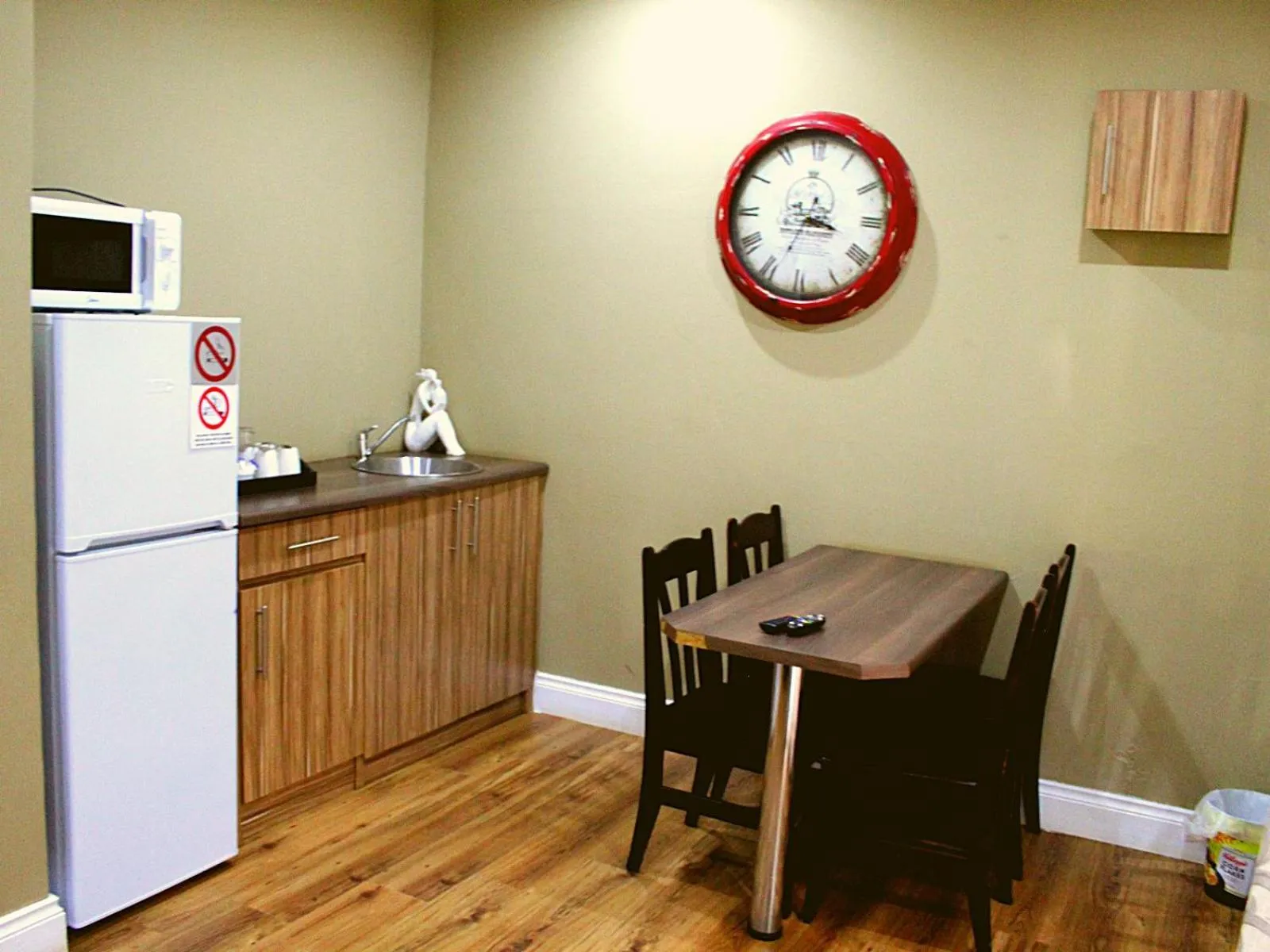 Kitchen or kitchenette in Casa Cara Guest House