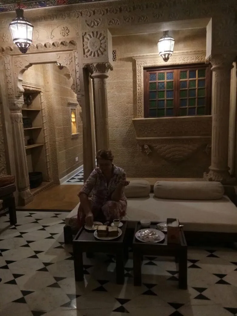 Restaurant/places to eat in Fort Villa