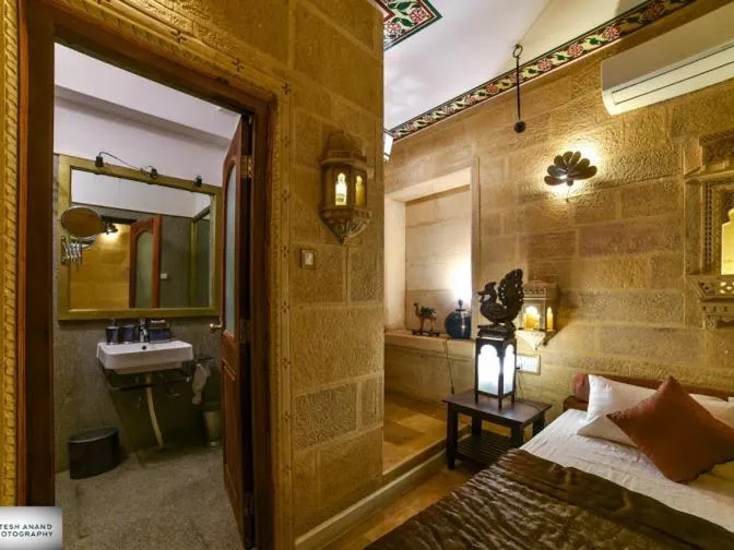 Bathroom, Bed in Fort Villa