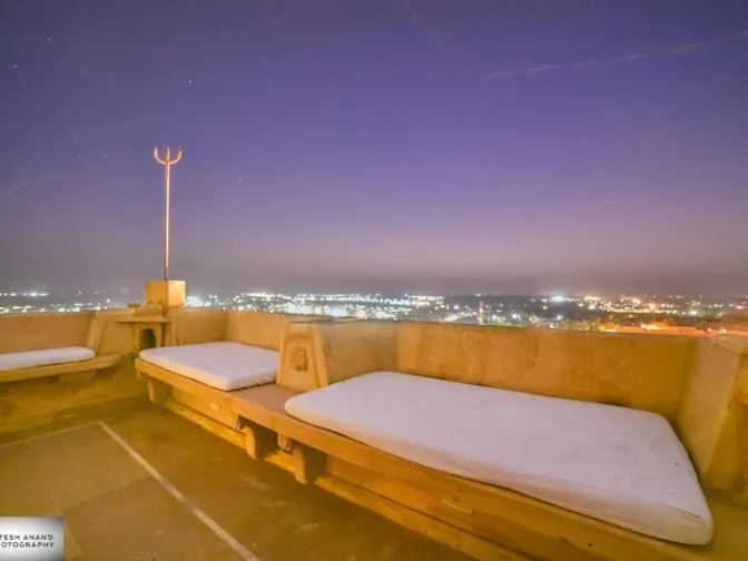 Restaurant/places to eat in Fort Villa