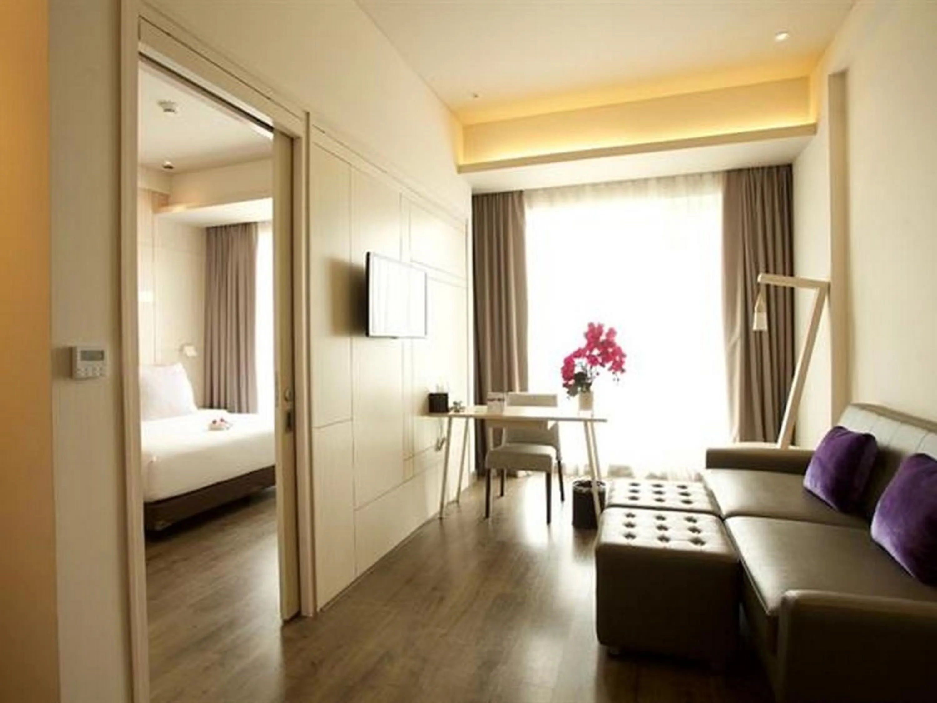 Living room, Bed in Swiss-Belinn Cikarang