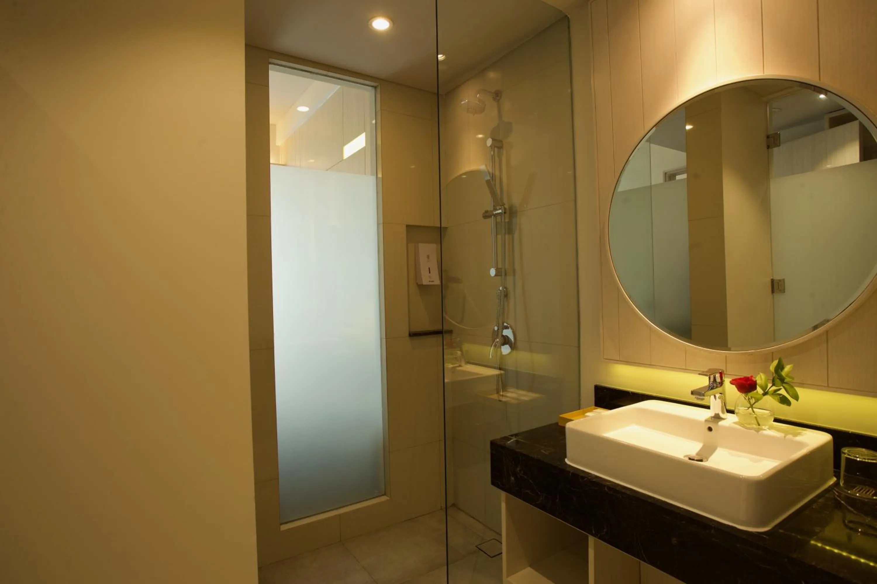 Shower in Swiss-Belinn Cikarang