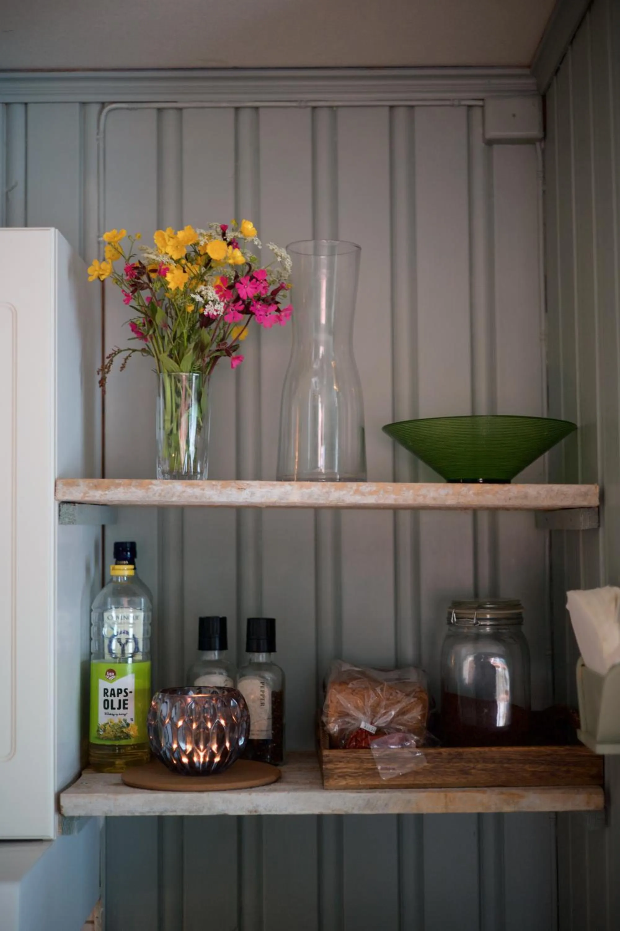 Kitchen or kitchenette in Lydersen Rorbuer Budget Hostel & Private Apartments