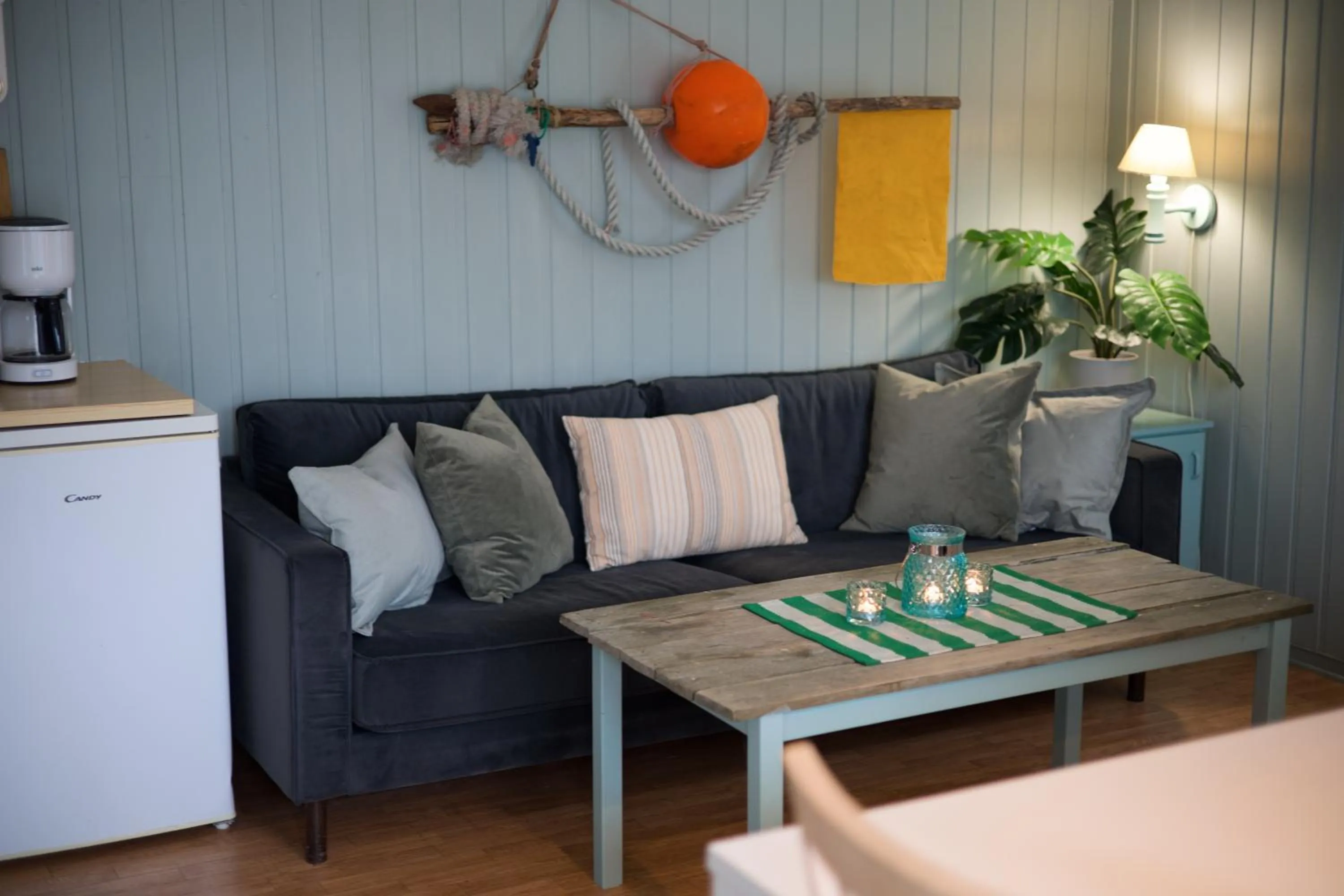 Living room in Lydersen Rorbuer Budget Hostel & Private Apartments