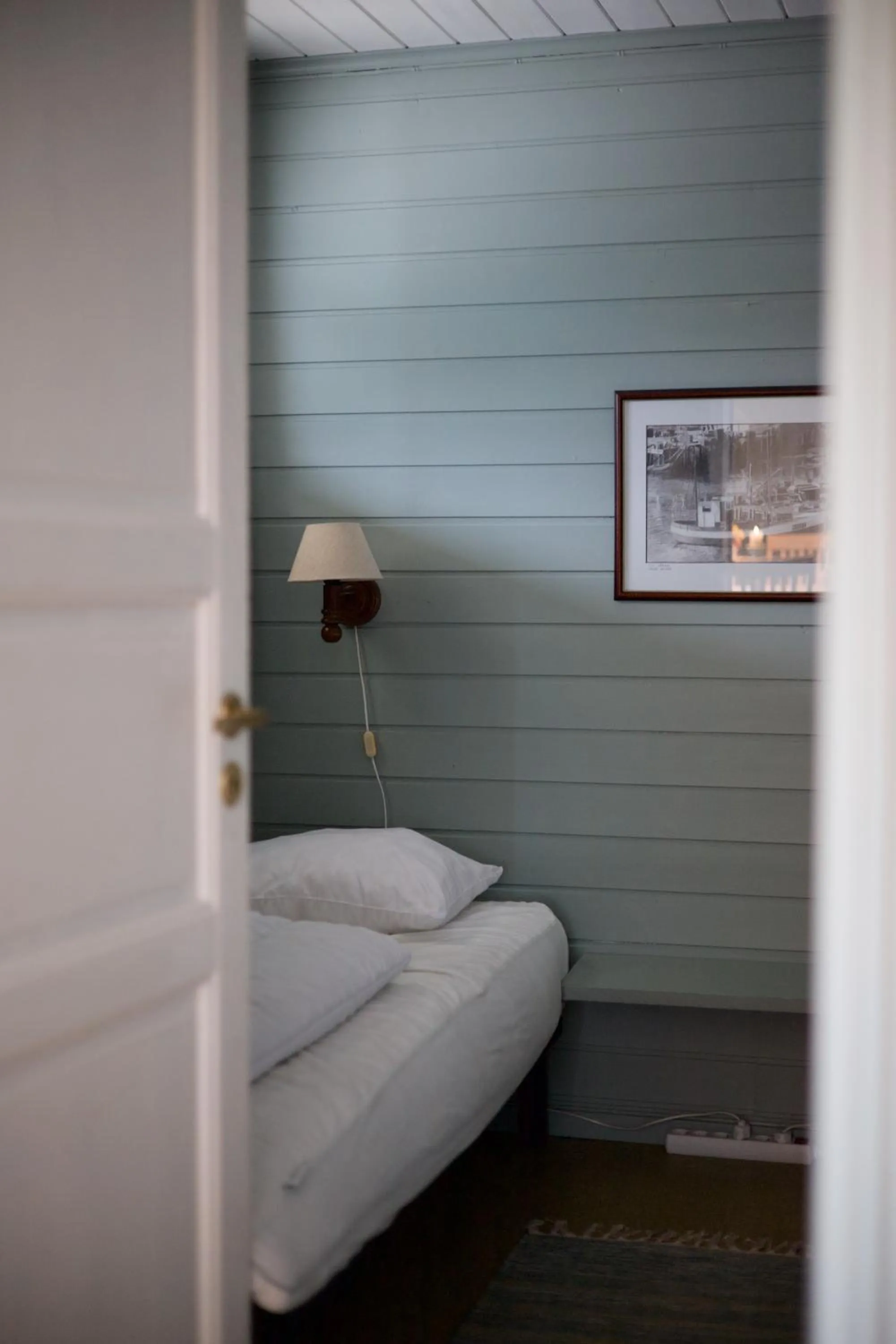 Bed in Lydersen Rorbuer Budget Hostel & Private Apartments