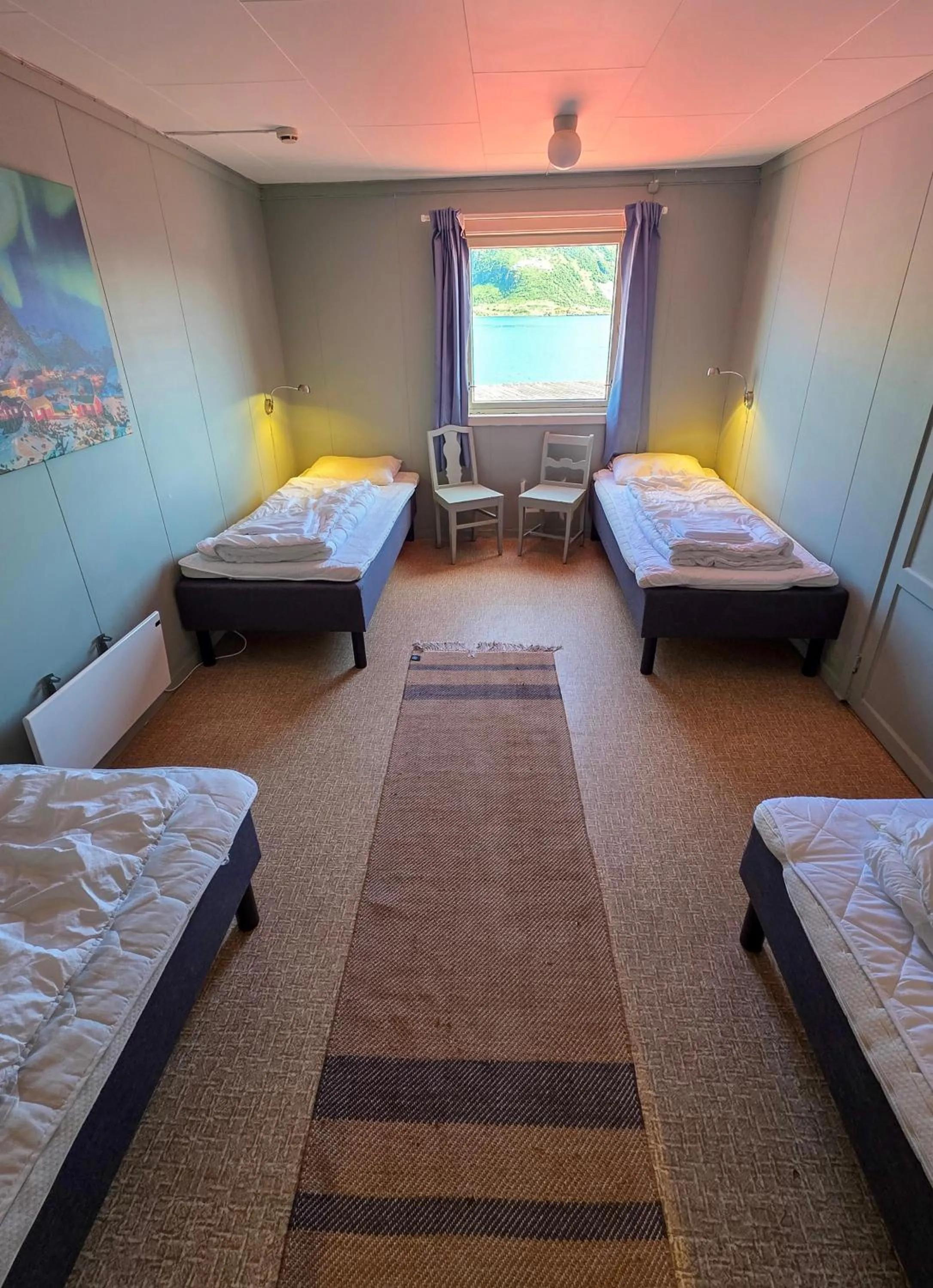 Bed in Lydersen Rorbuer Budget Hostel & Private Apartments