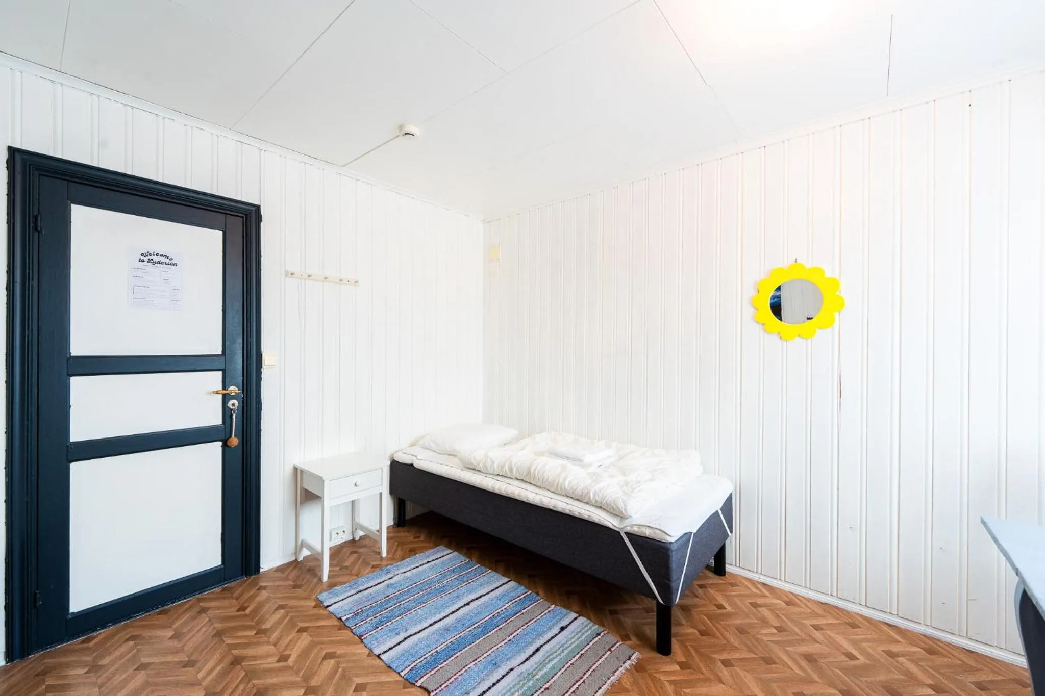 Bed in Lydersen Rorbuer Budget Hostel & Private Apartments