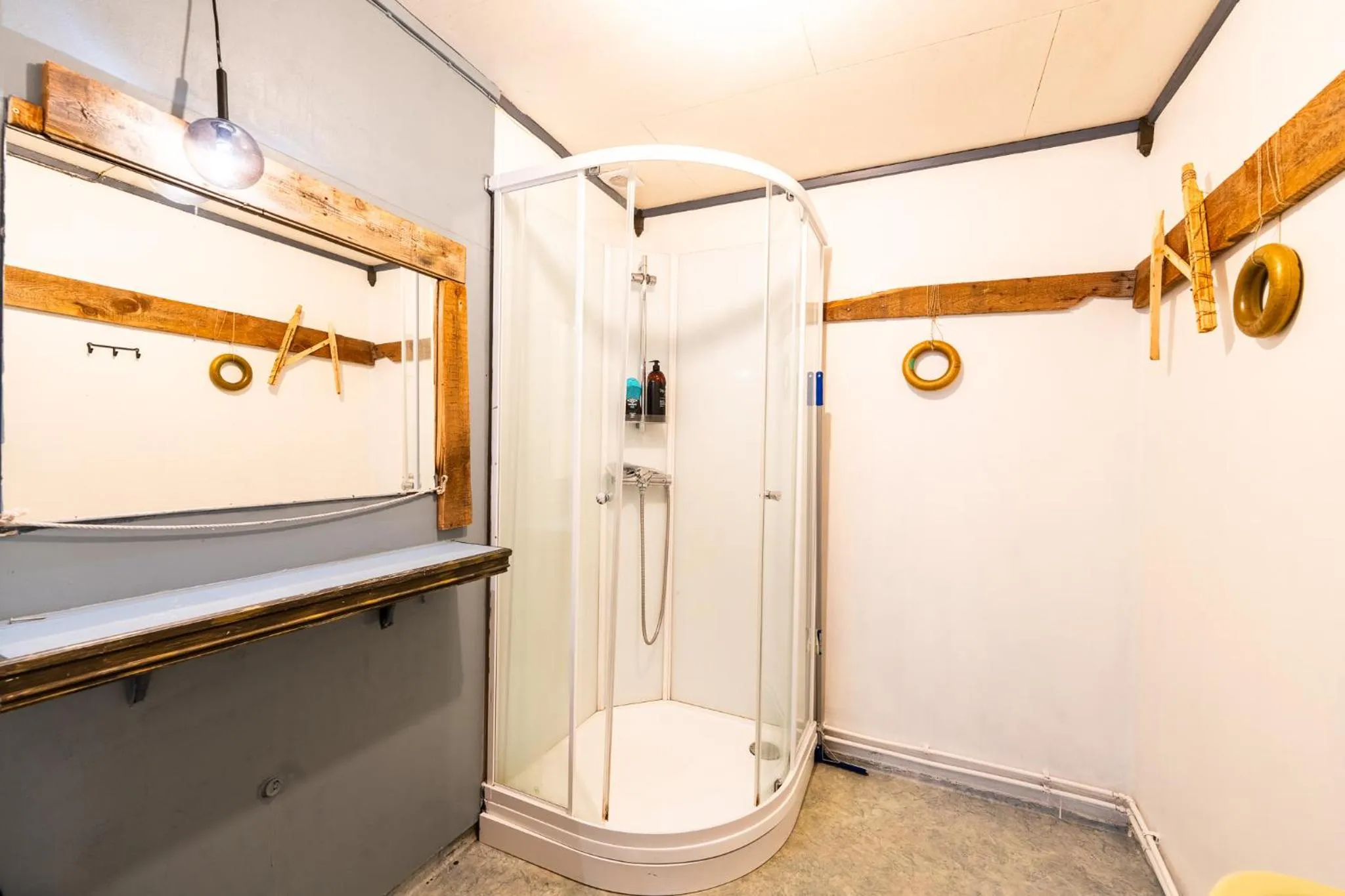 Shower in Lydersen Rorbuer Budget Hostel & Private Apartments