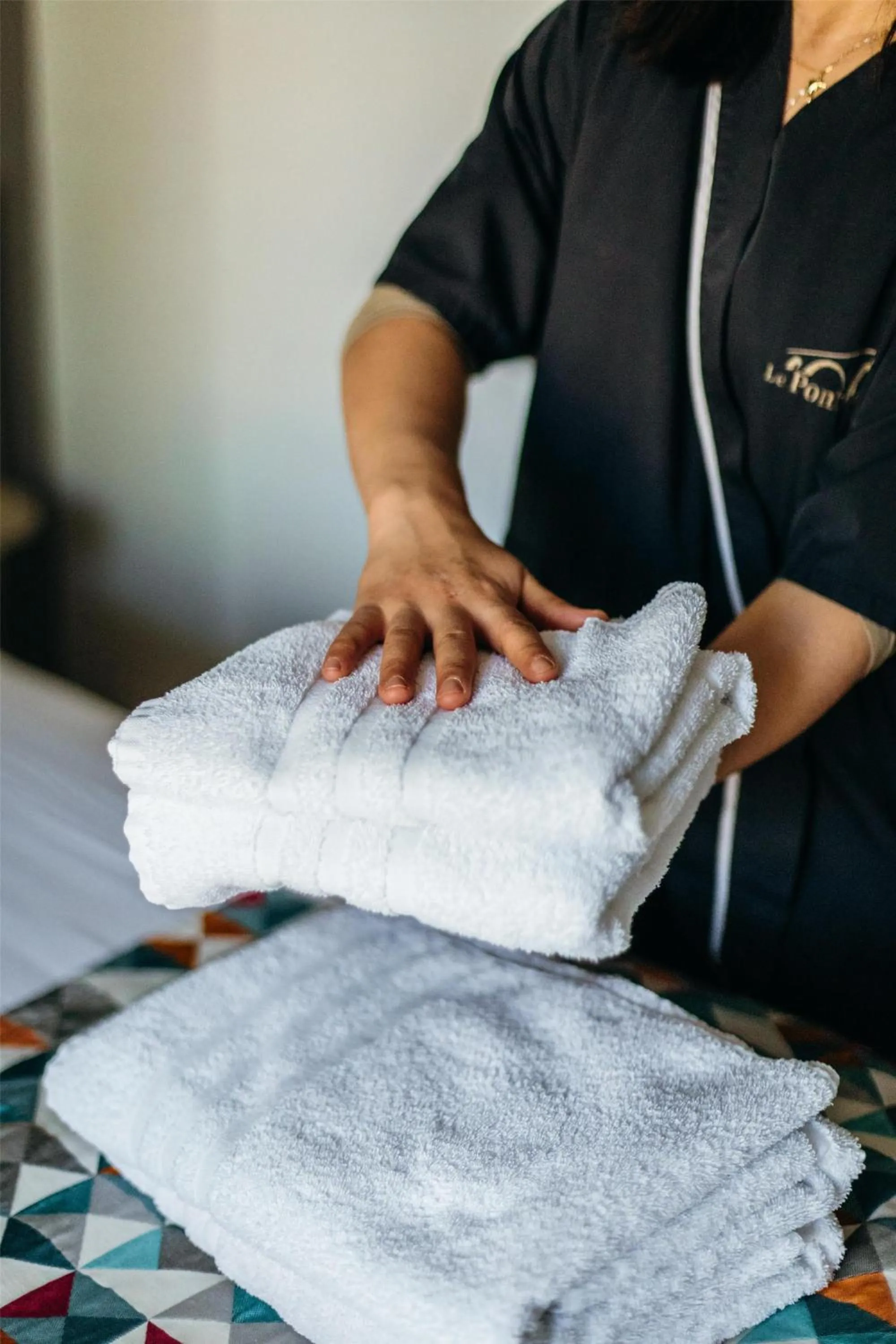 Bedroom in Best Western Le Pont d'Or