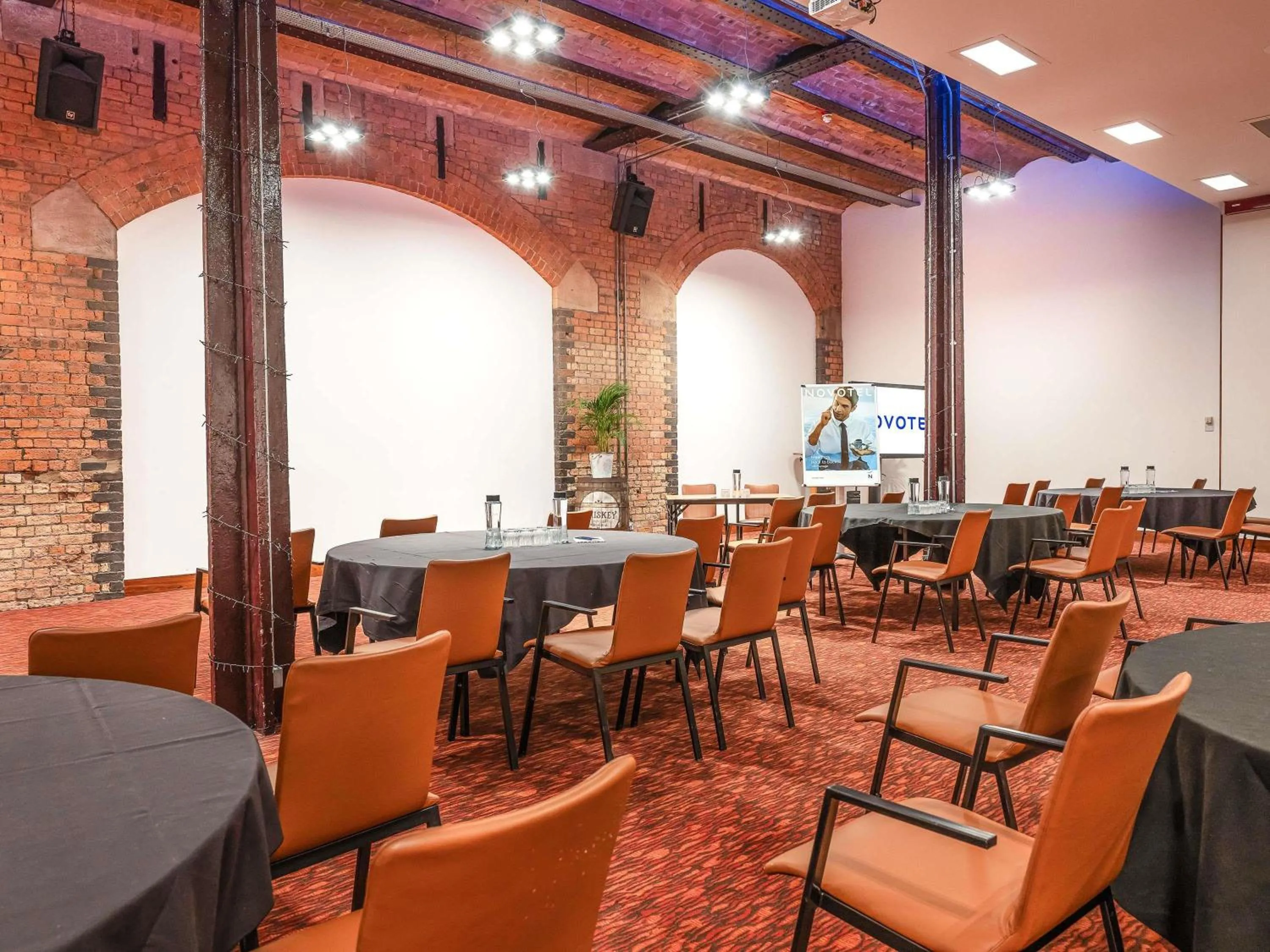 Meeting/conference room in Novotel Cardiff Centre