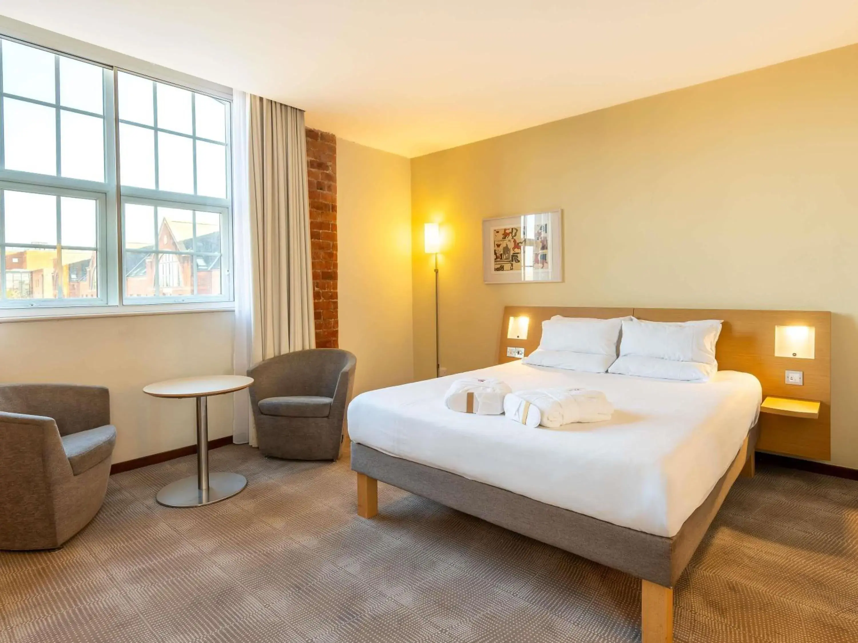 Superior Queen Room in Novotel Cardiff Centre Superior Queen Room in Novotel Cardiff Centre