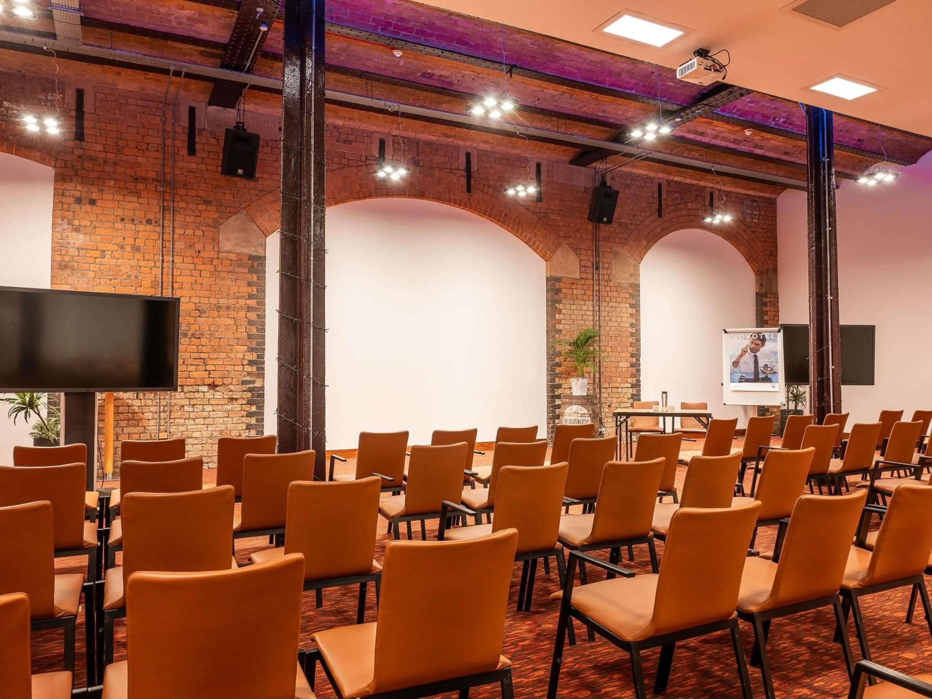 Meeting/conference room in Novotel Cardiff Centre