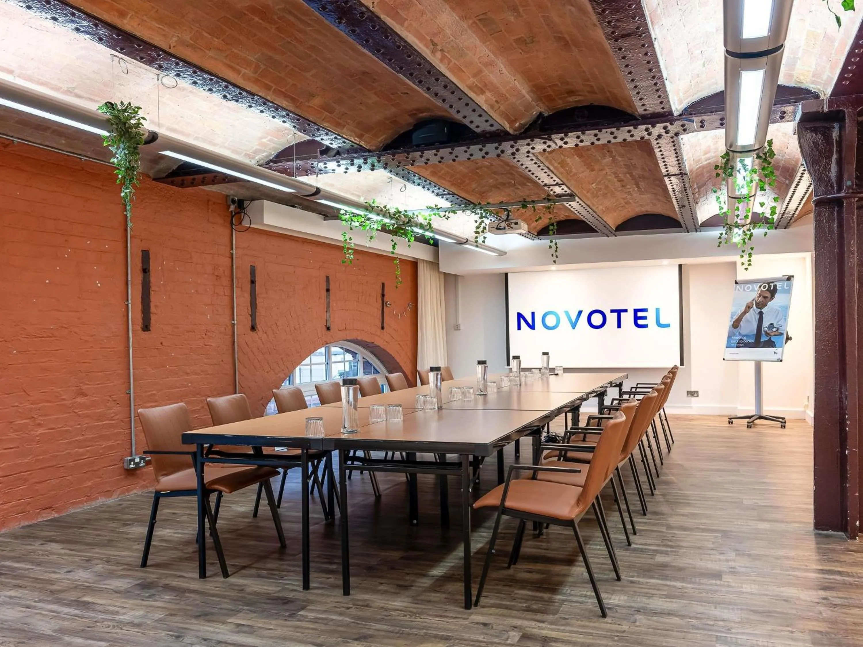 Meeting/conference room in Novotel Cardiff Centre