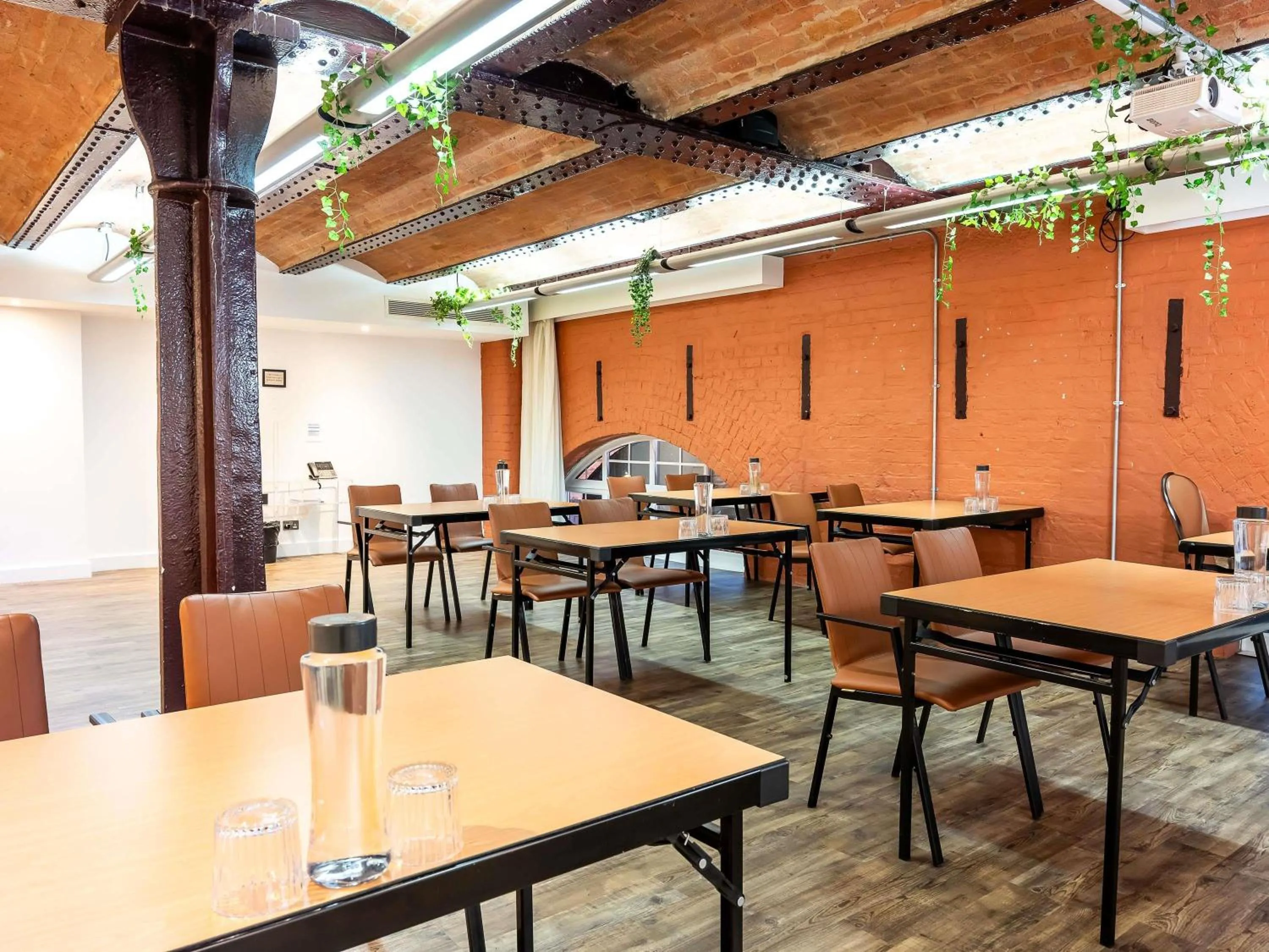 Meeting/conference room in Novotel Cardiff Centre