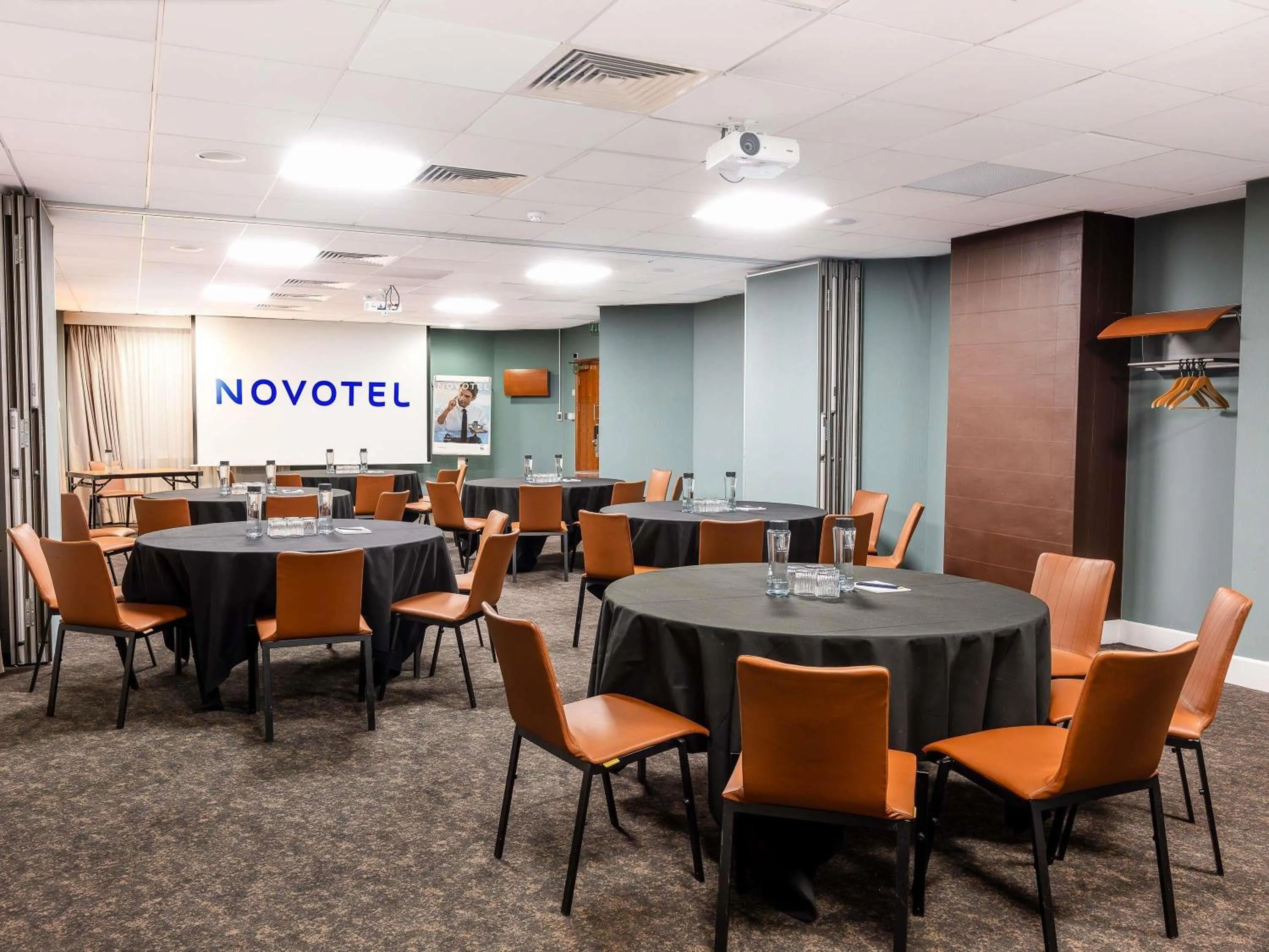 Meeting/conference room in Novotel Cardiff Centre