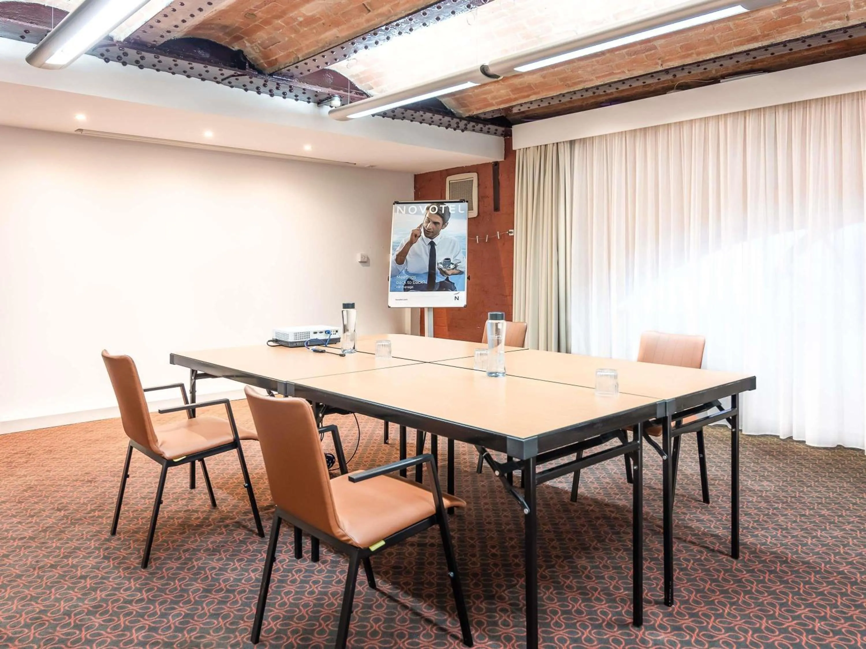 Meeting/conference room in Novotel Cardiff Centre