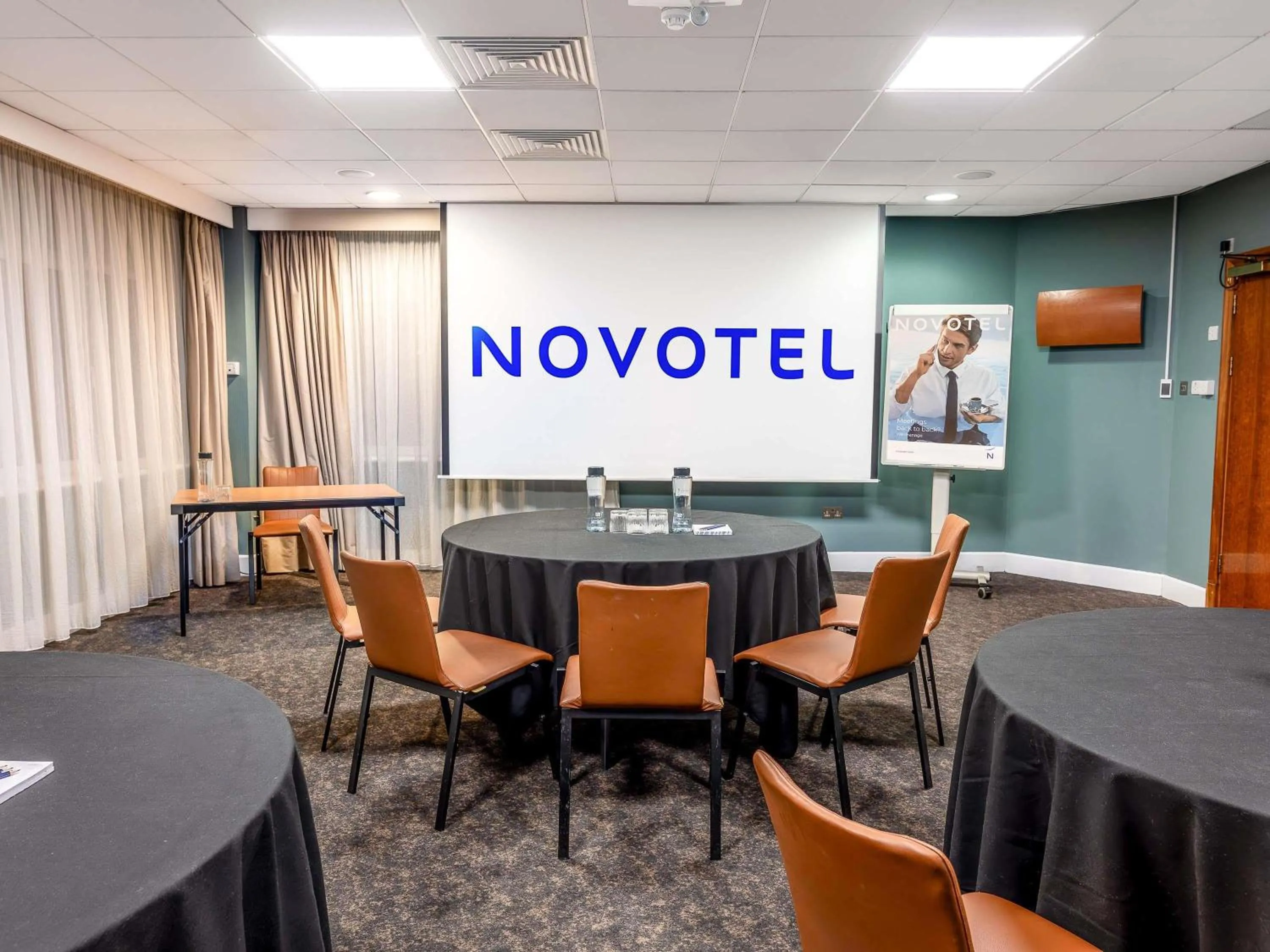 Meeting/conference room in Novotel Cardiff Centre