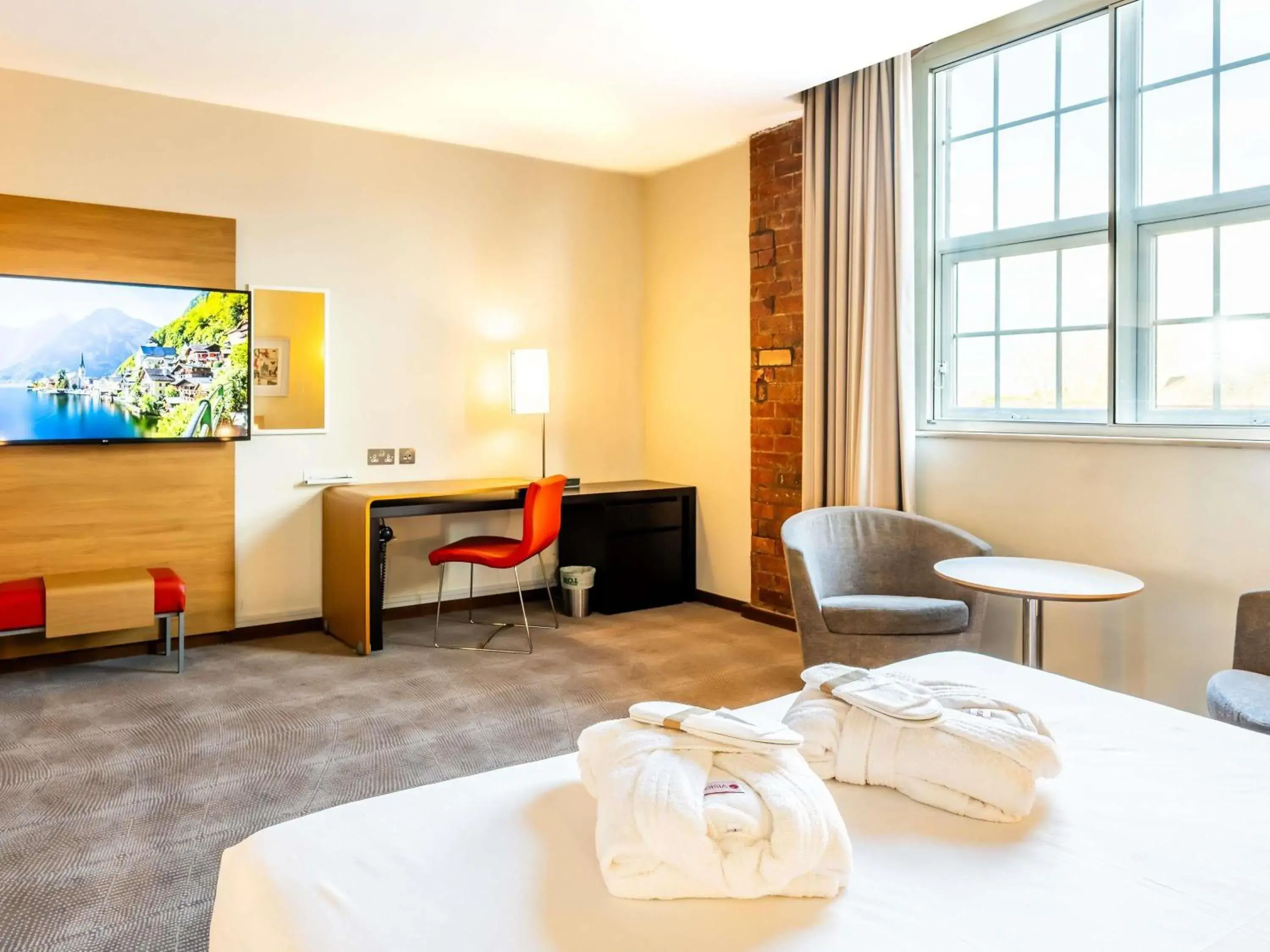 Executive Room in Novotel Cardiff Centre Executive Room in Novotel Cardiff Centre