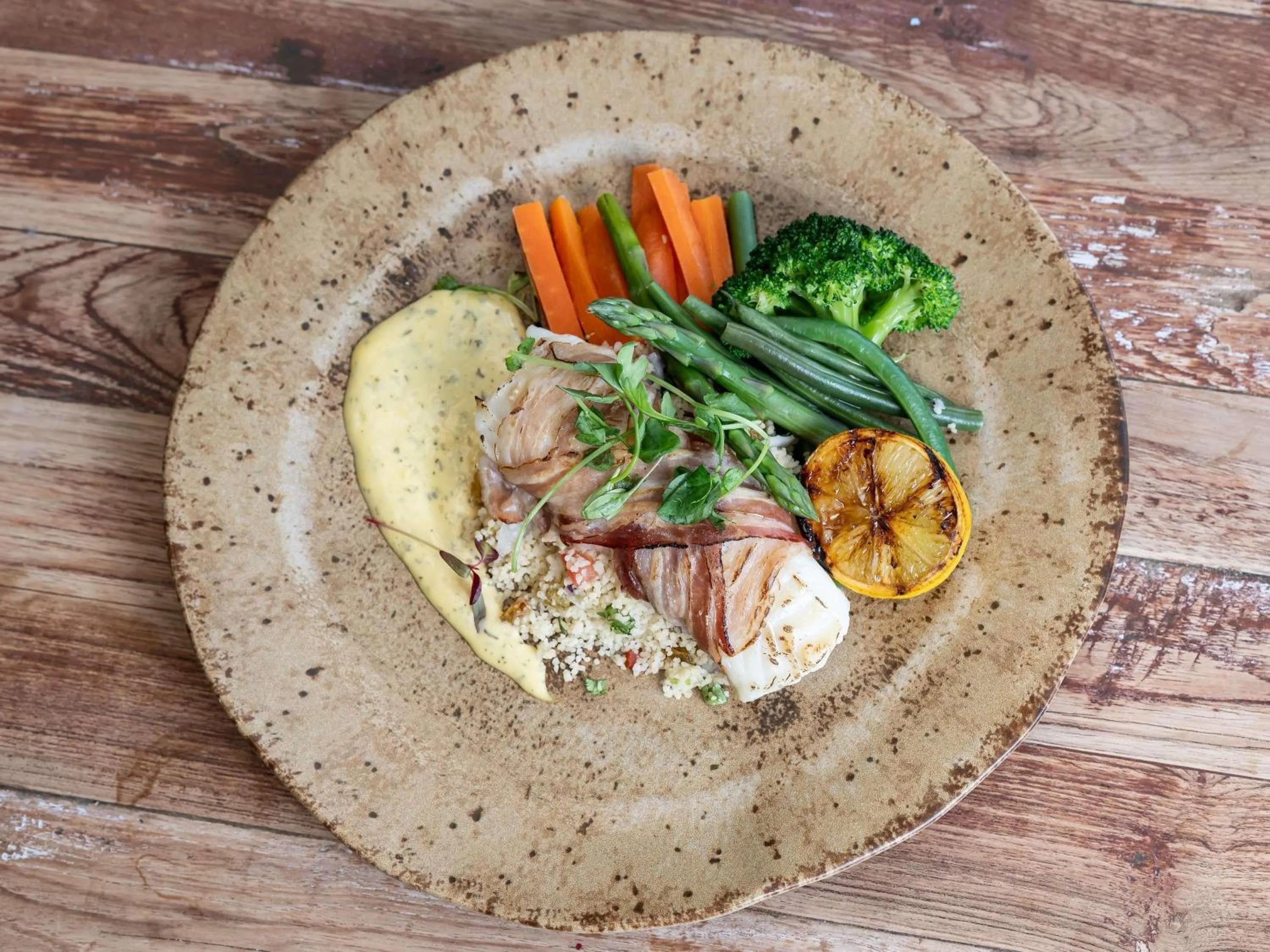 Lounge or bar in Novotel Cardiff Centre