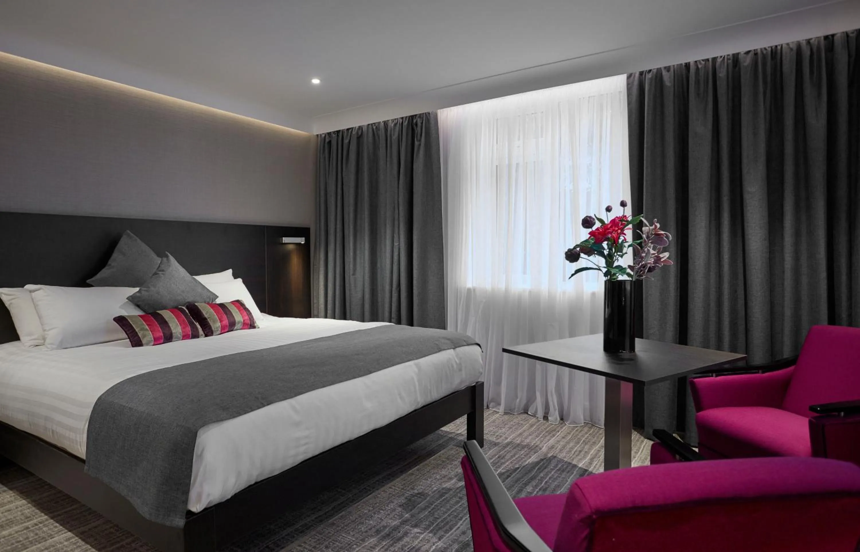 Bedroom, Bed in The Old Palace Lodge