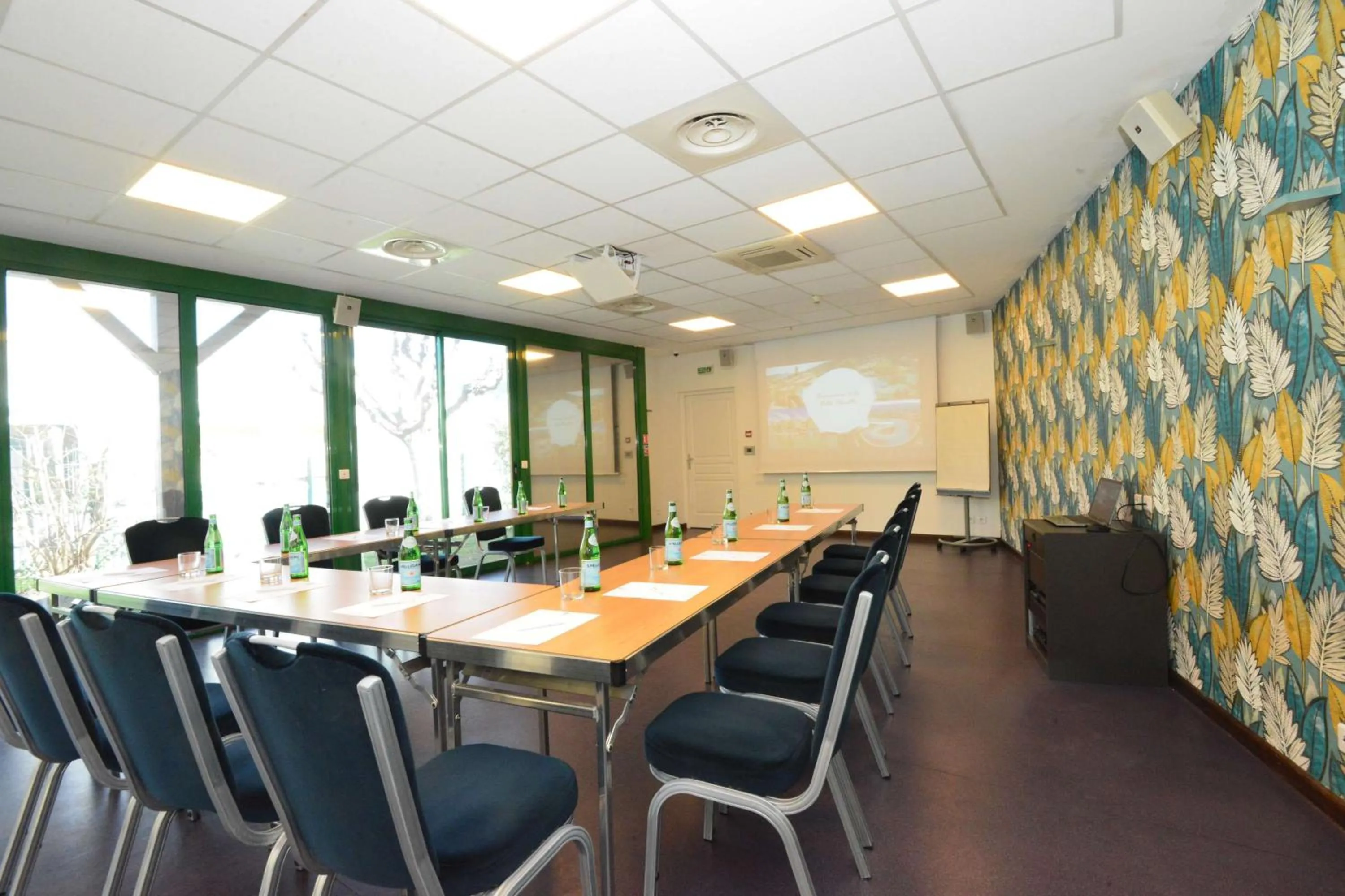 Meeting/conference room in Best Western Gemenos Villa Florette