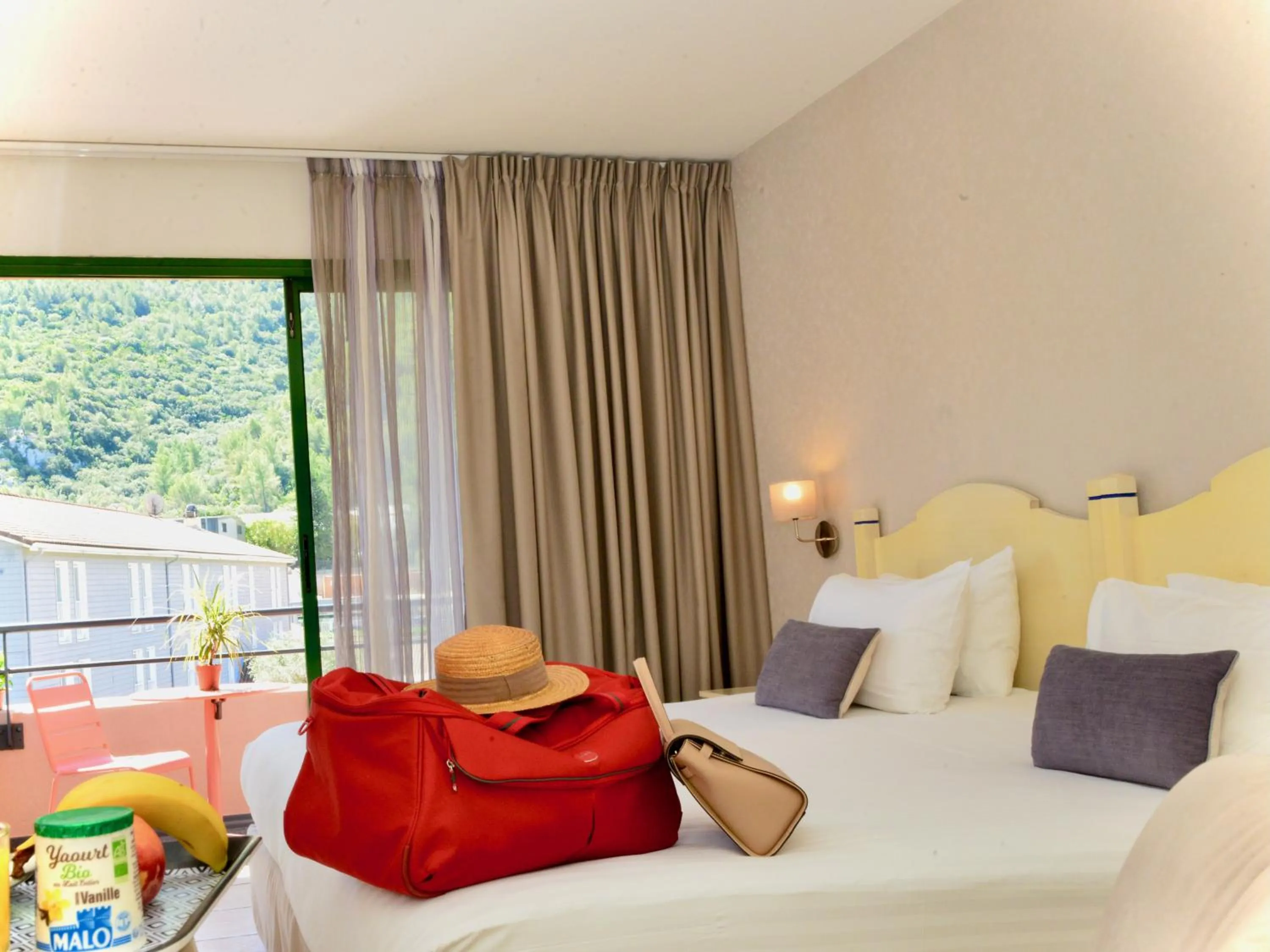 Bedroom, Bed in Best Western Gemenos Villa Florette