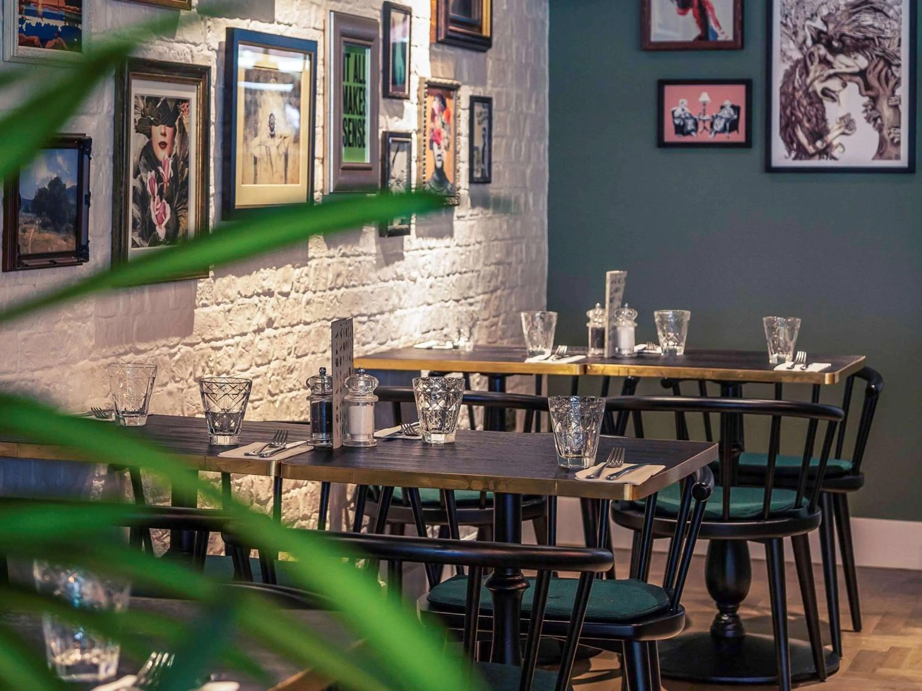 Restaurant/Places to Eat in Mercure Brigstow Bristol