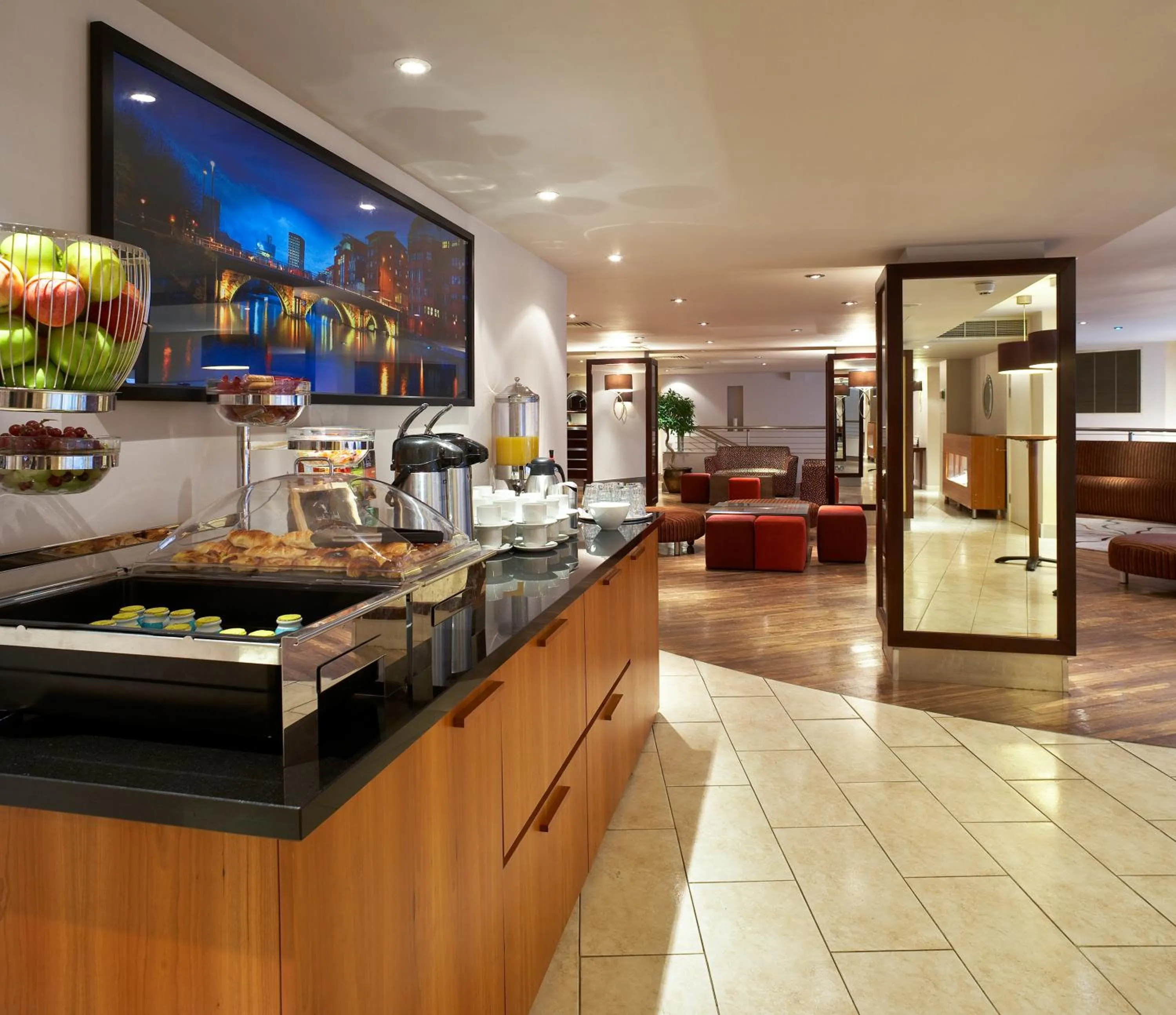 Restaurant/places to eat in Mercure Brigstow Bristol