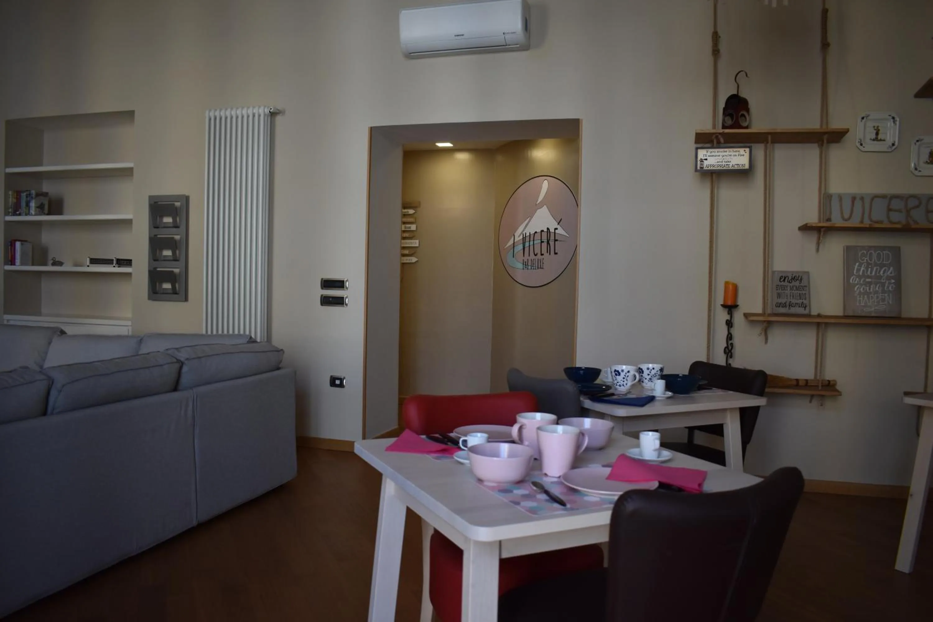 Communal lounge/ TV room in I Vicerè B&B Deluxe