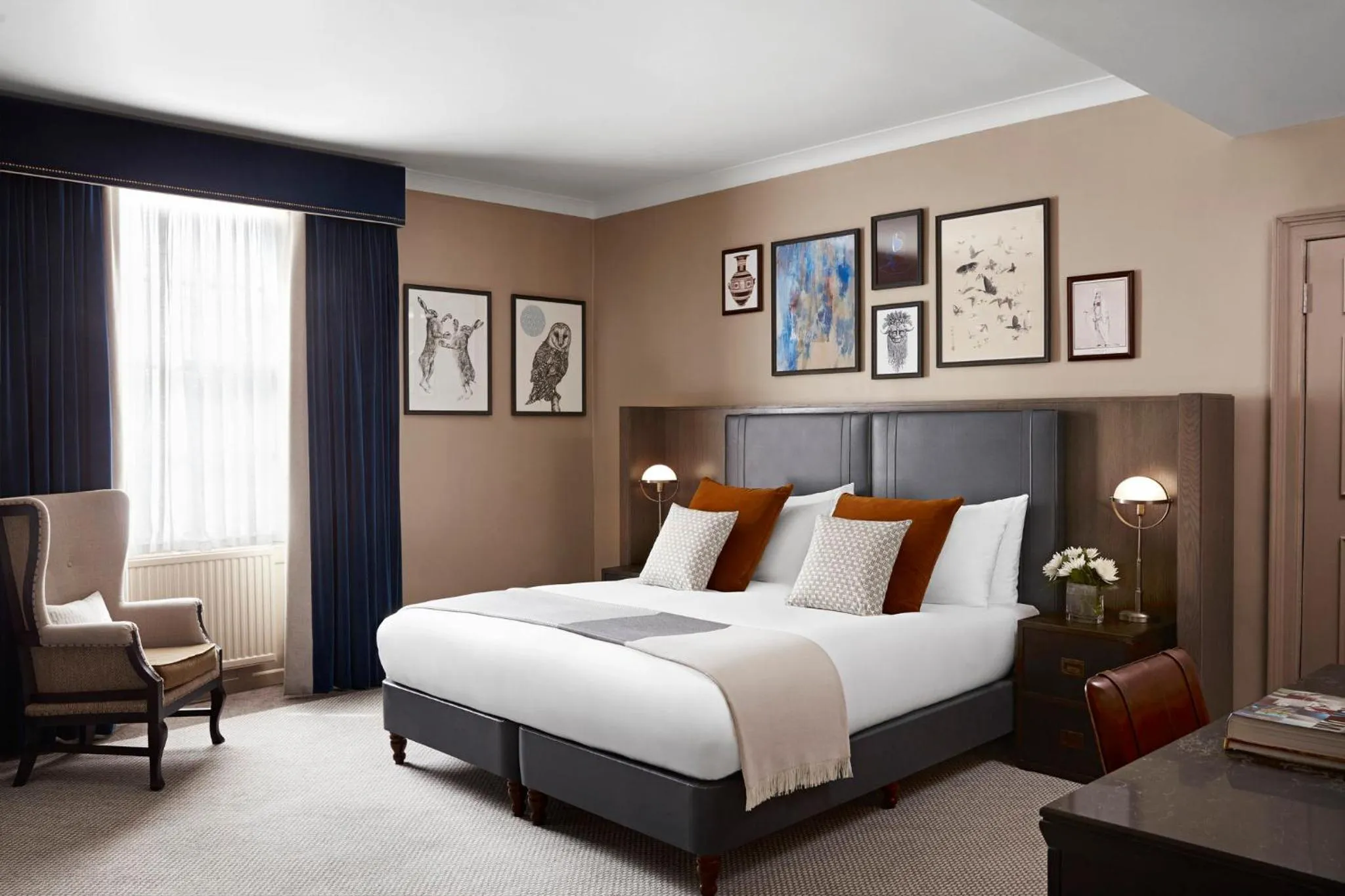 Photo of the whole room, Bed in Kimpton Charlotte Square by IHG