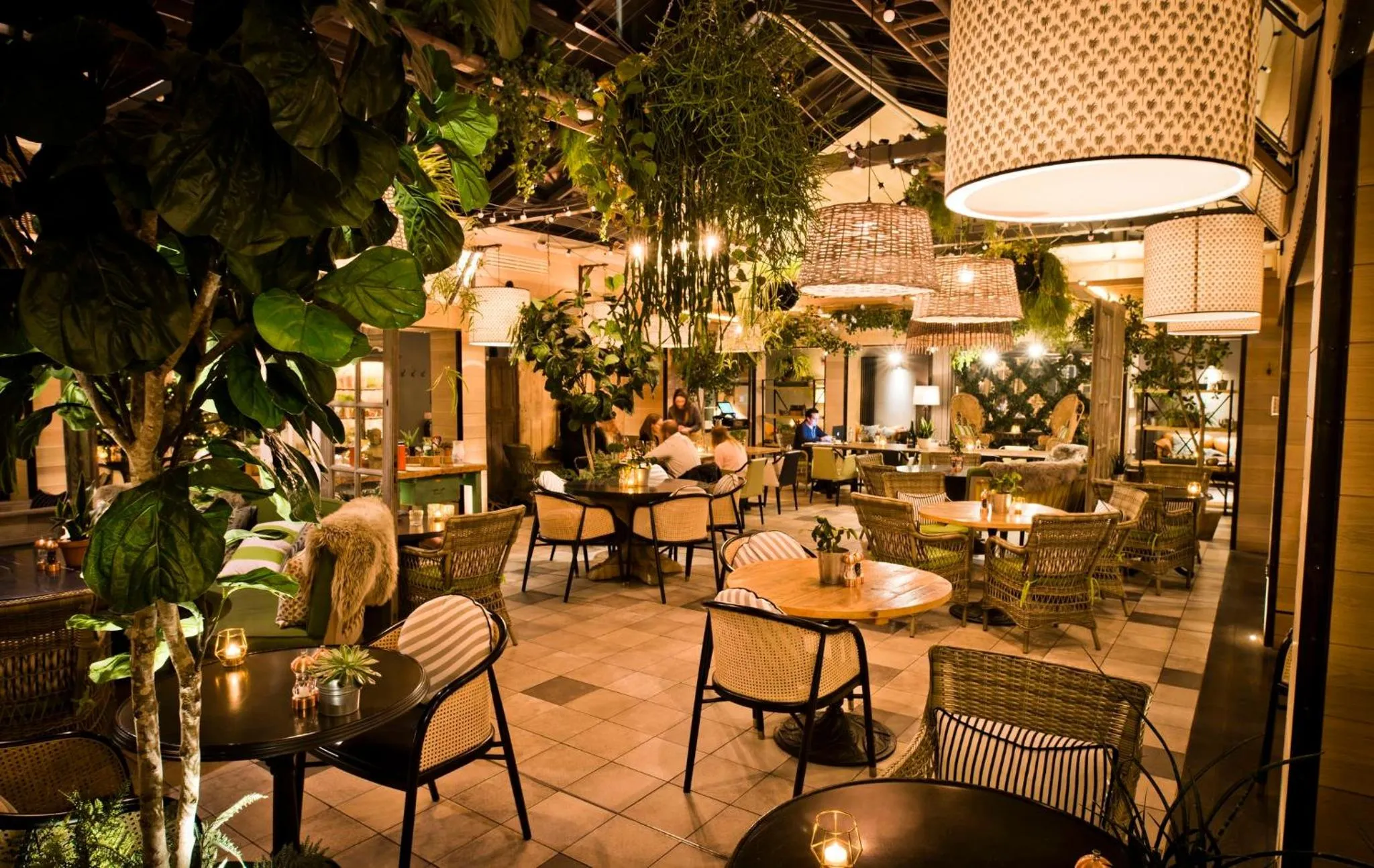 Lounge or bar in Kimpton Charlotte Square by IHG