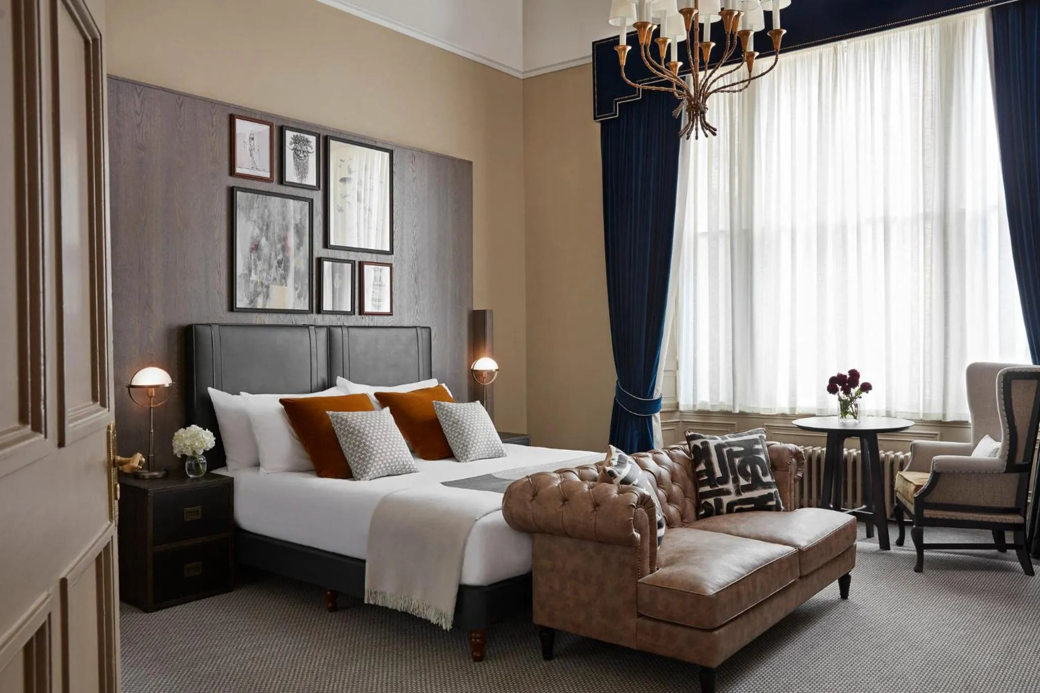 Photo of the whole room, Bed in Kimpton Charlotte Square by IHG