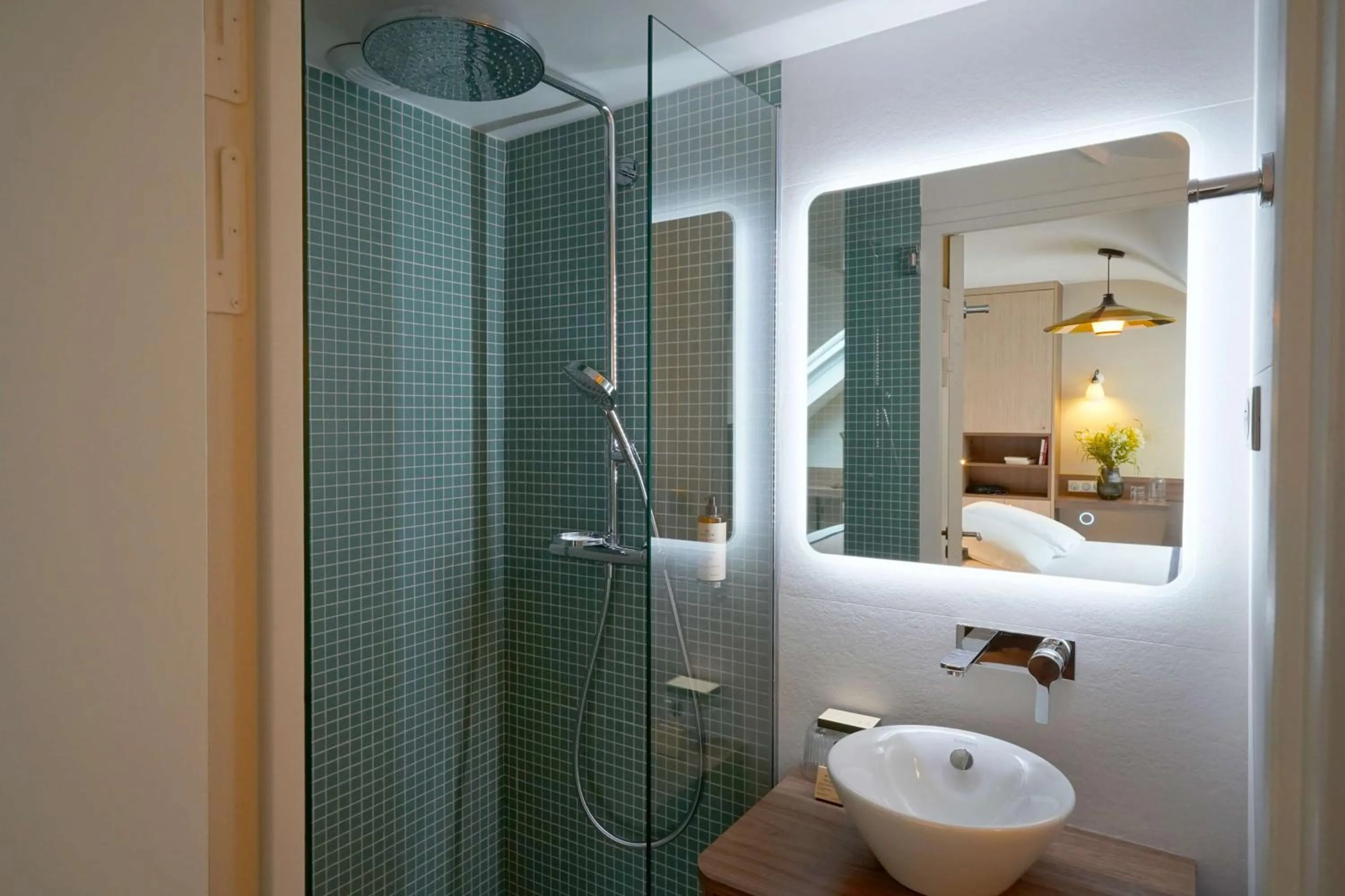 Bathroom in Hôtel Littéraire Arthur Rimbaud, BW Signature Collection