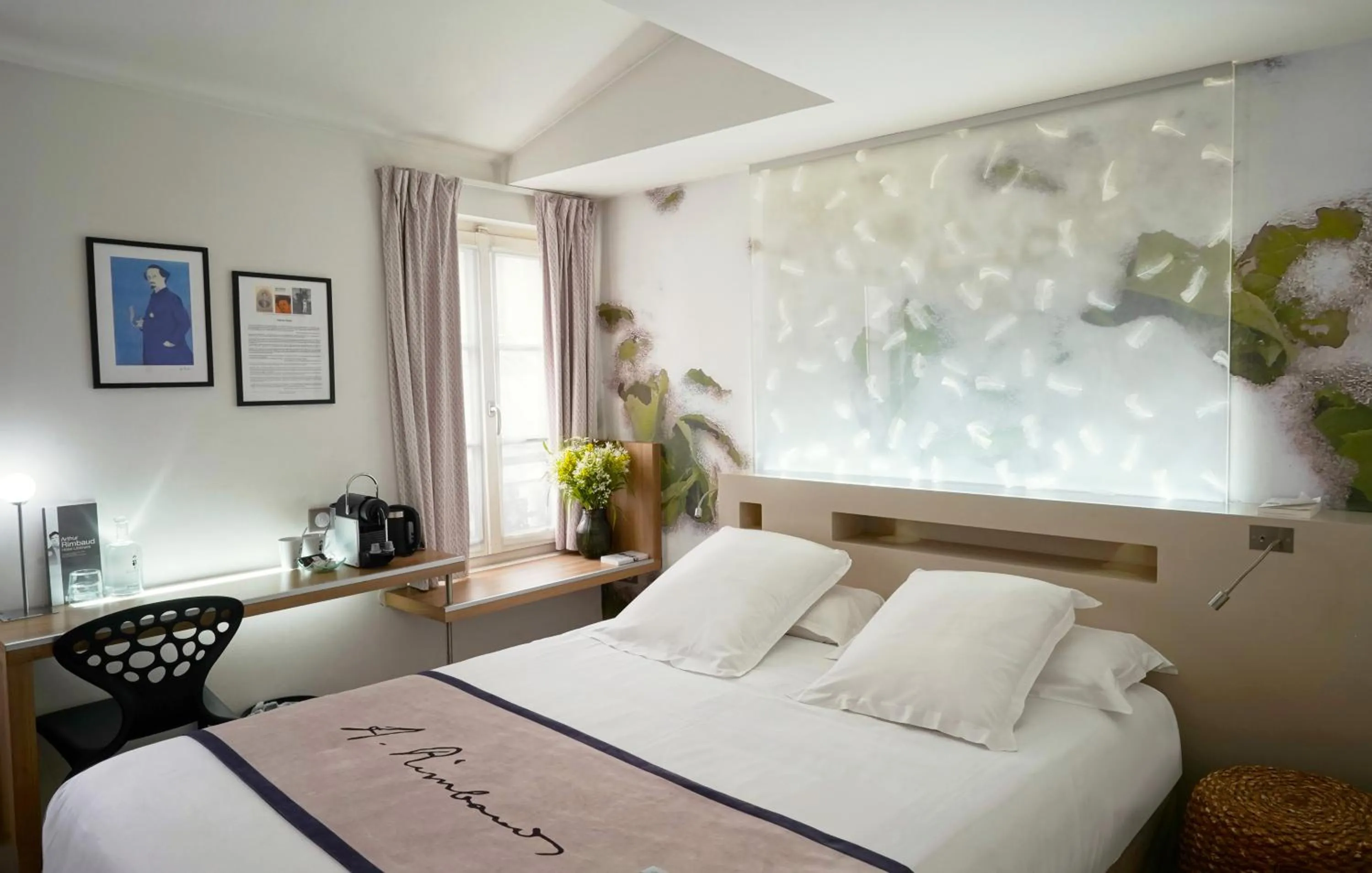 Bedroom, Bed in Hôtel Littéraire Arthur Rimbaud, BW Signature Collection