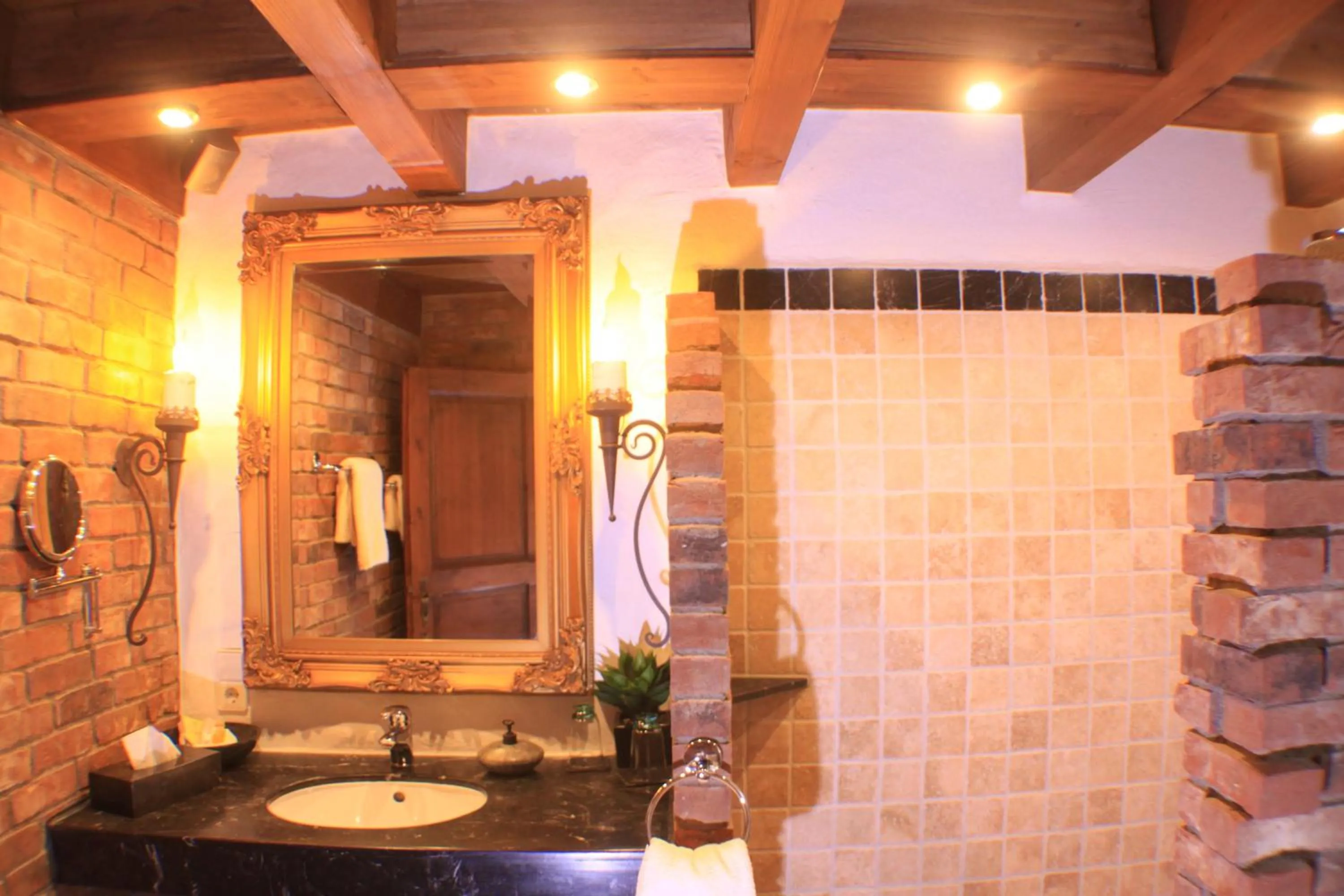 Shower in Hazienda Apartmenthotel - Für ein paar Tage oder monatelang