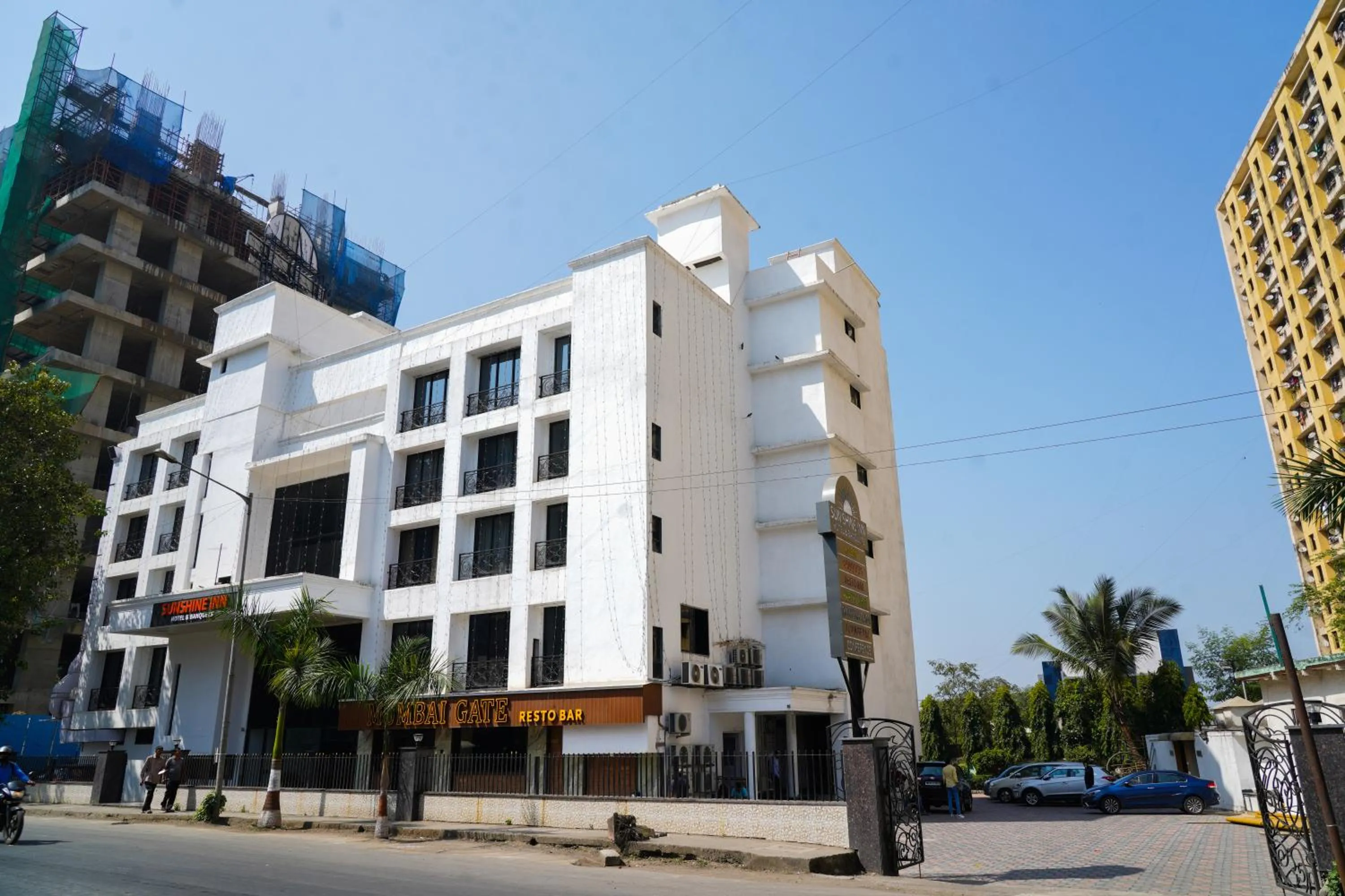 Property building in Hotel Sun Shine Inn