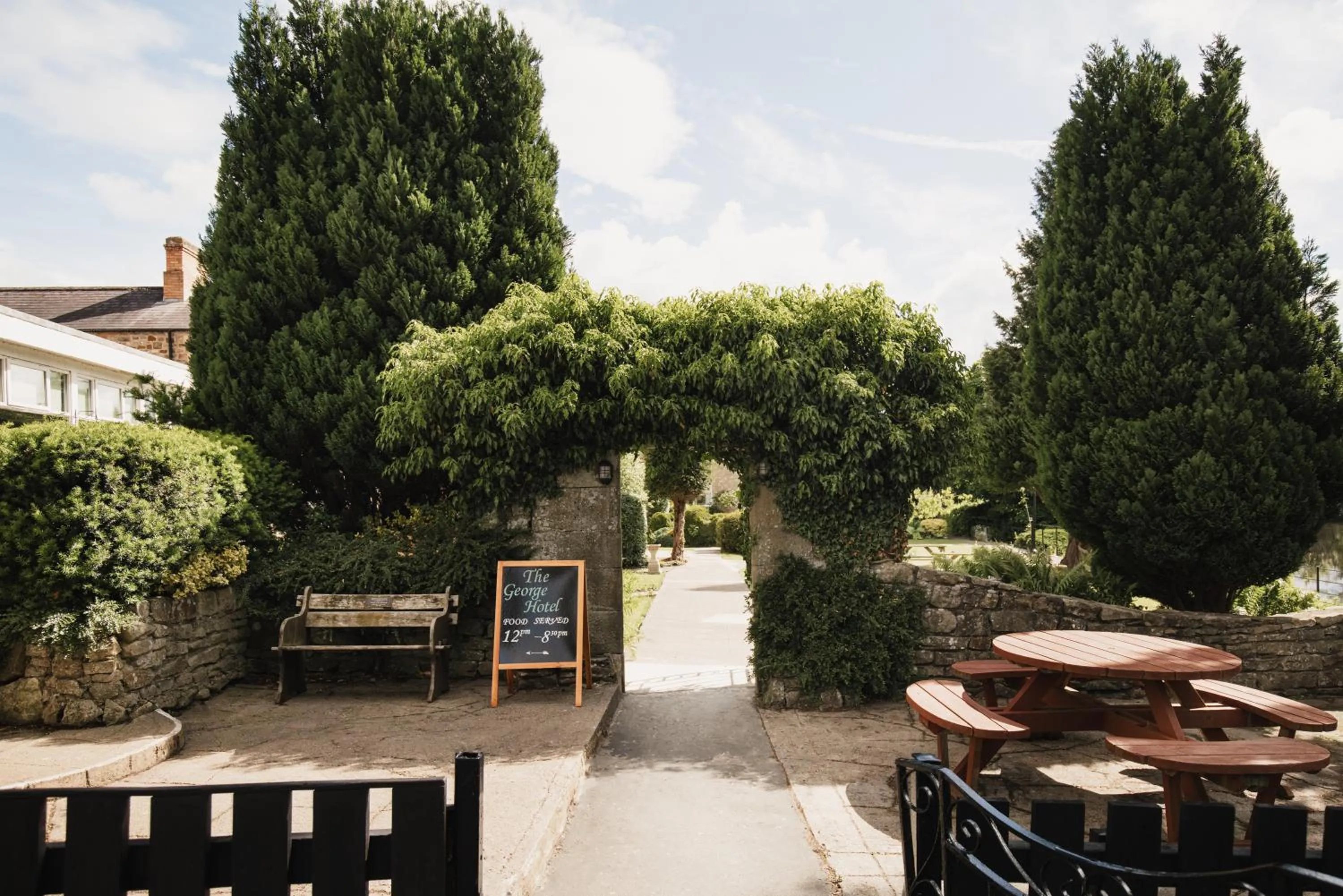 Garden in George Hotel