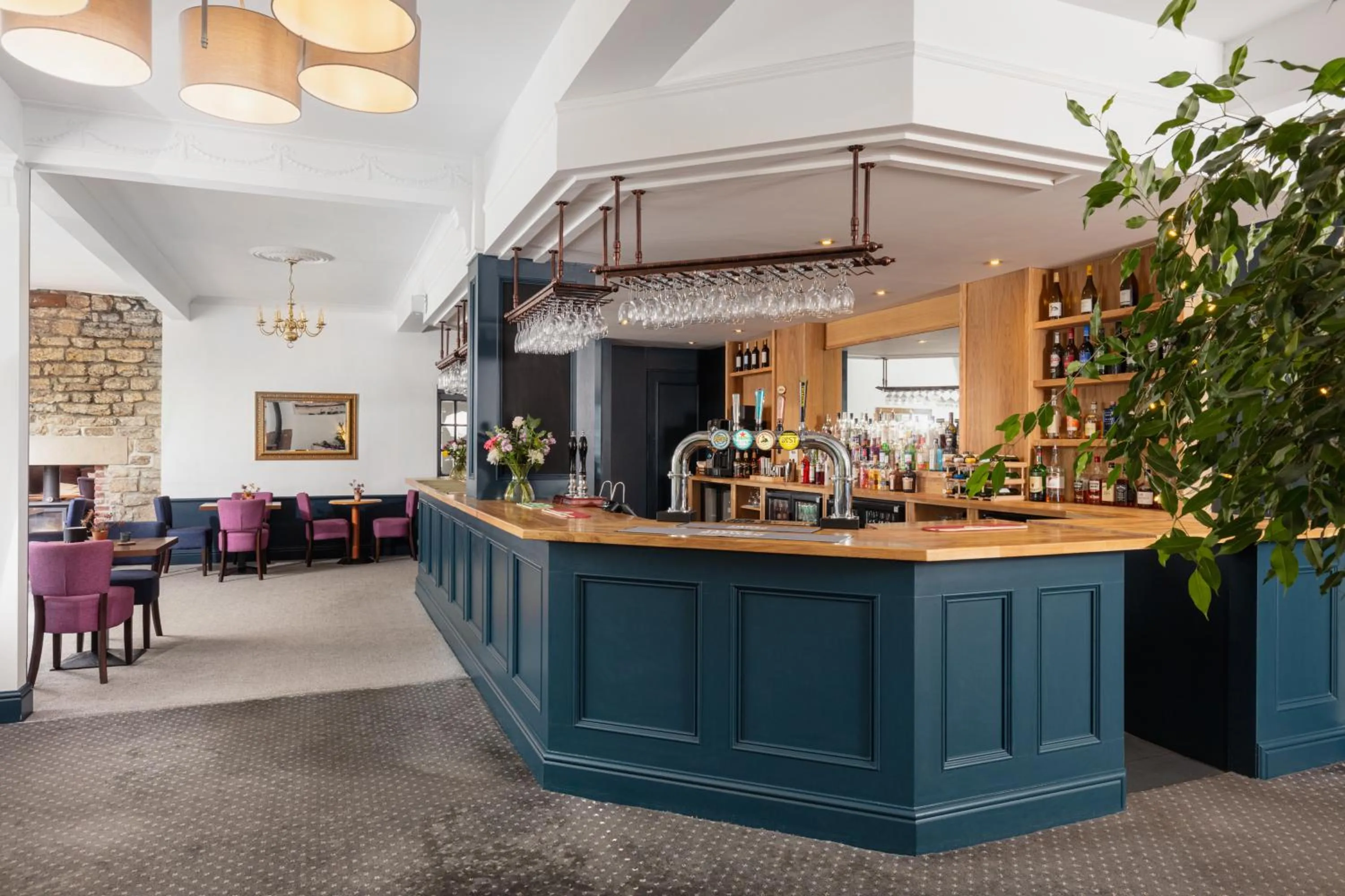 Restaurant/places to eat in George Hotel