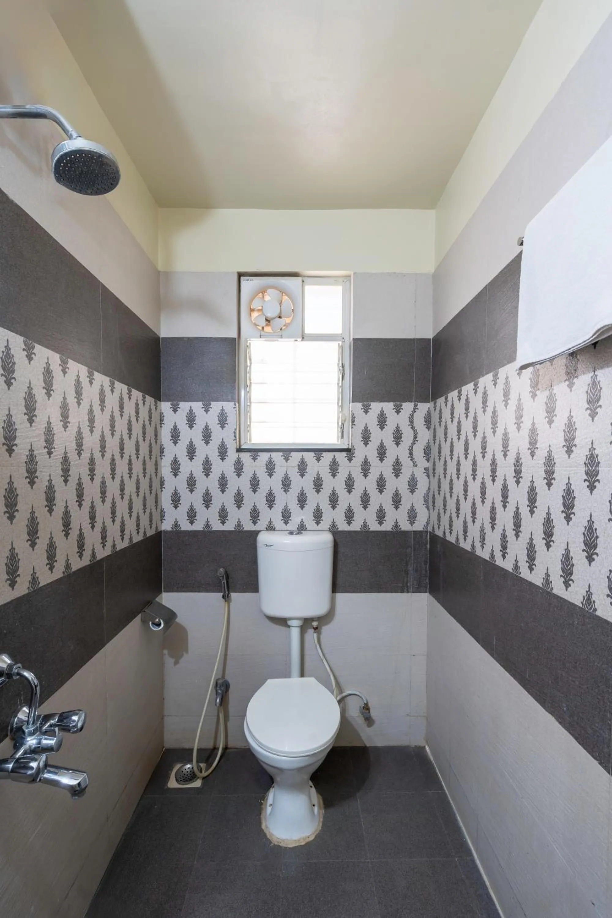 Shower in StayBird - Icon Bliss, An Apartment Hotel, Kharadi
