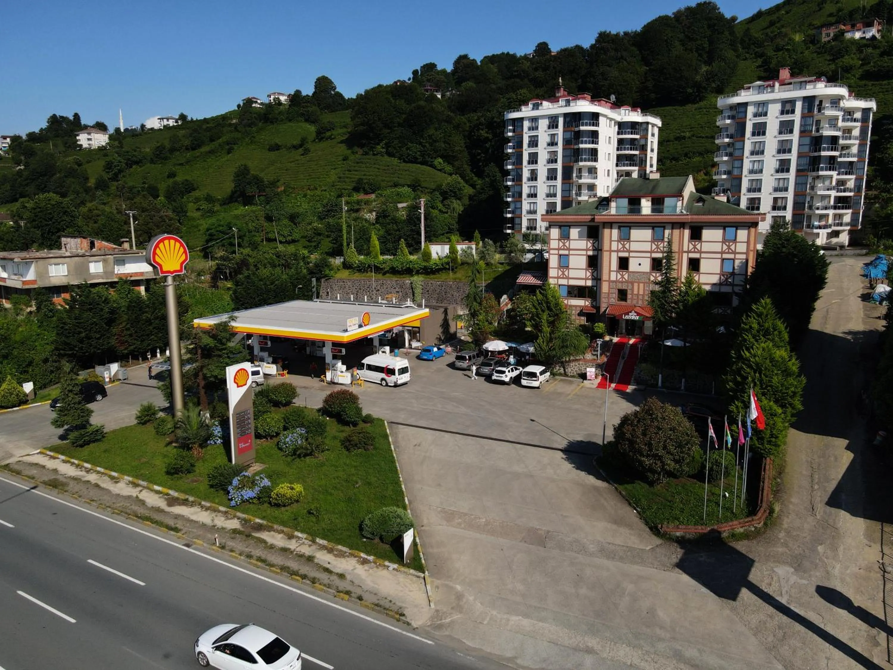 Property building in Hotel Lazlakar