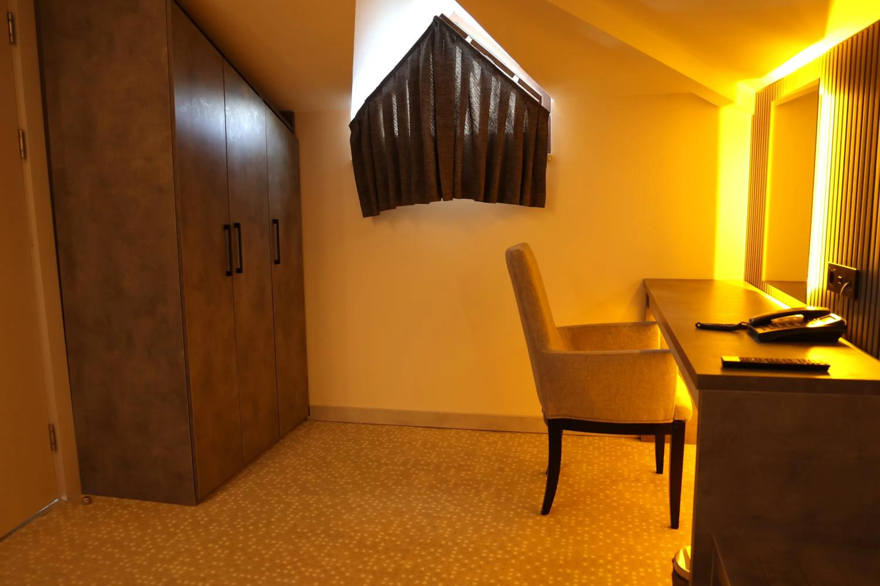 wardrobe in Hotel Lazlakar