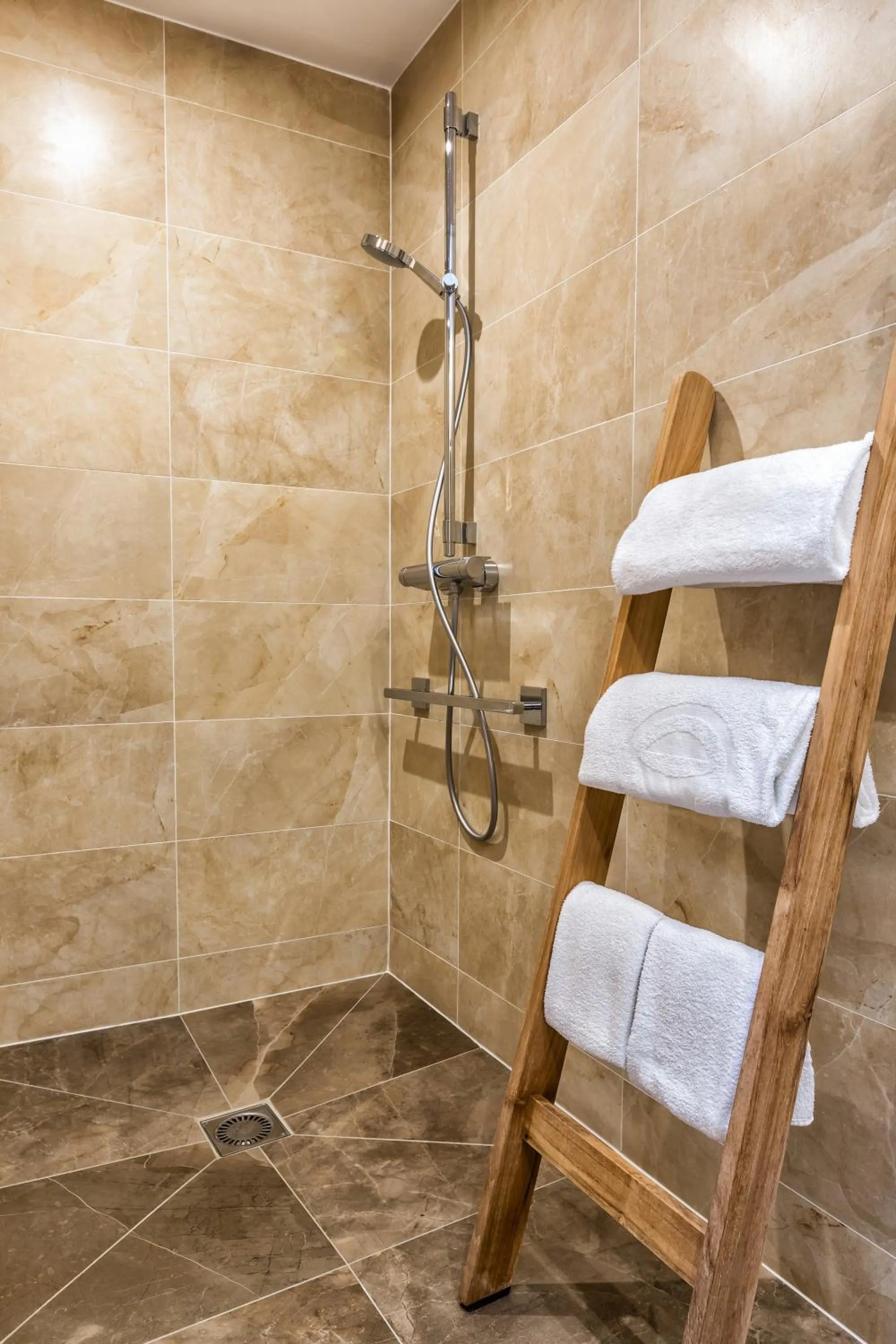 Bathroom in Villa Panthéon