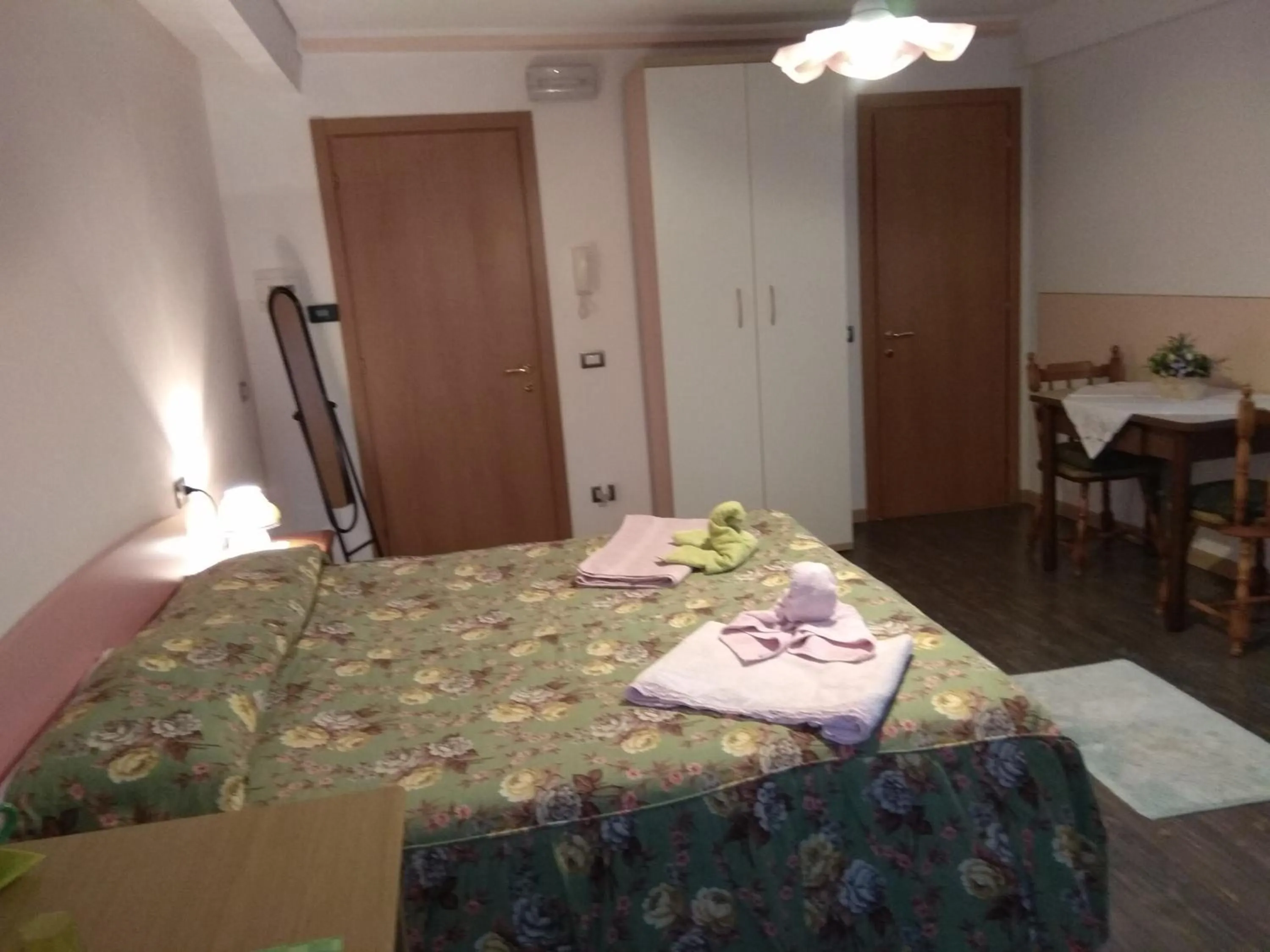 Photo of the whole room, Bed in Cà Pinotta