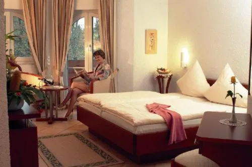 Day, Bed in Hostellerie Bacher