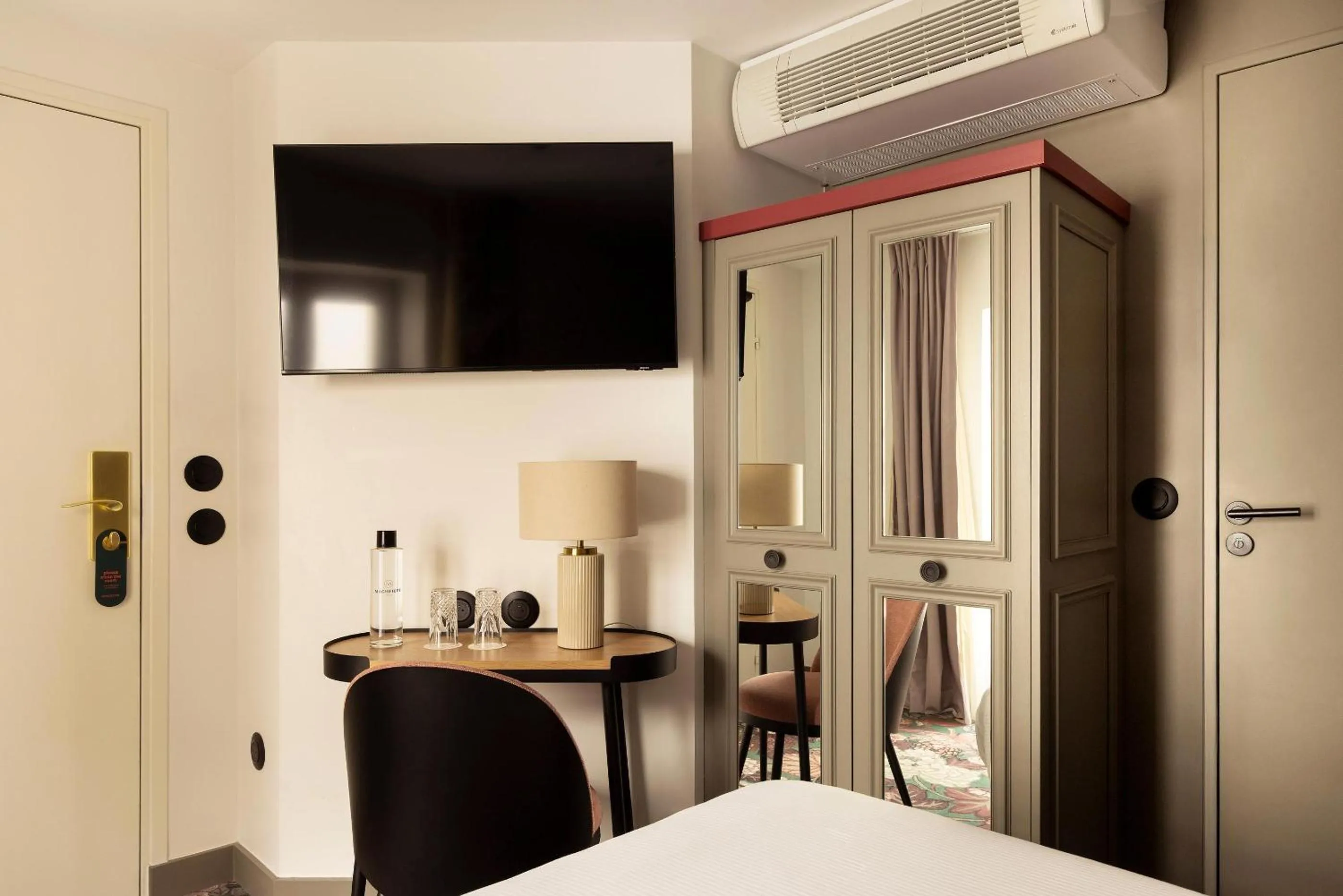 View (from property/room), Bed in La Dépendance